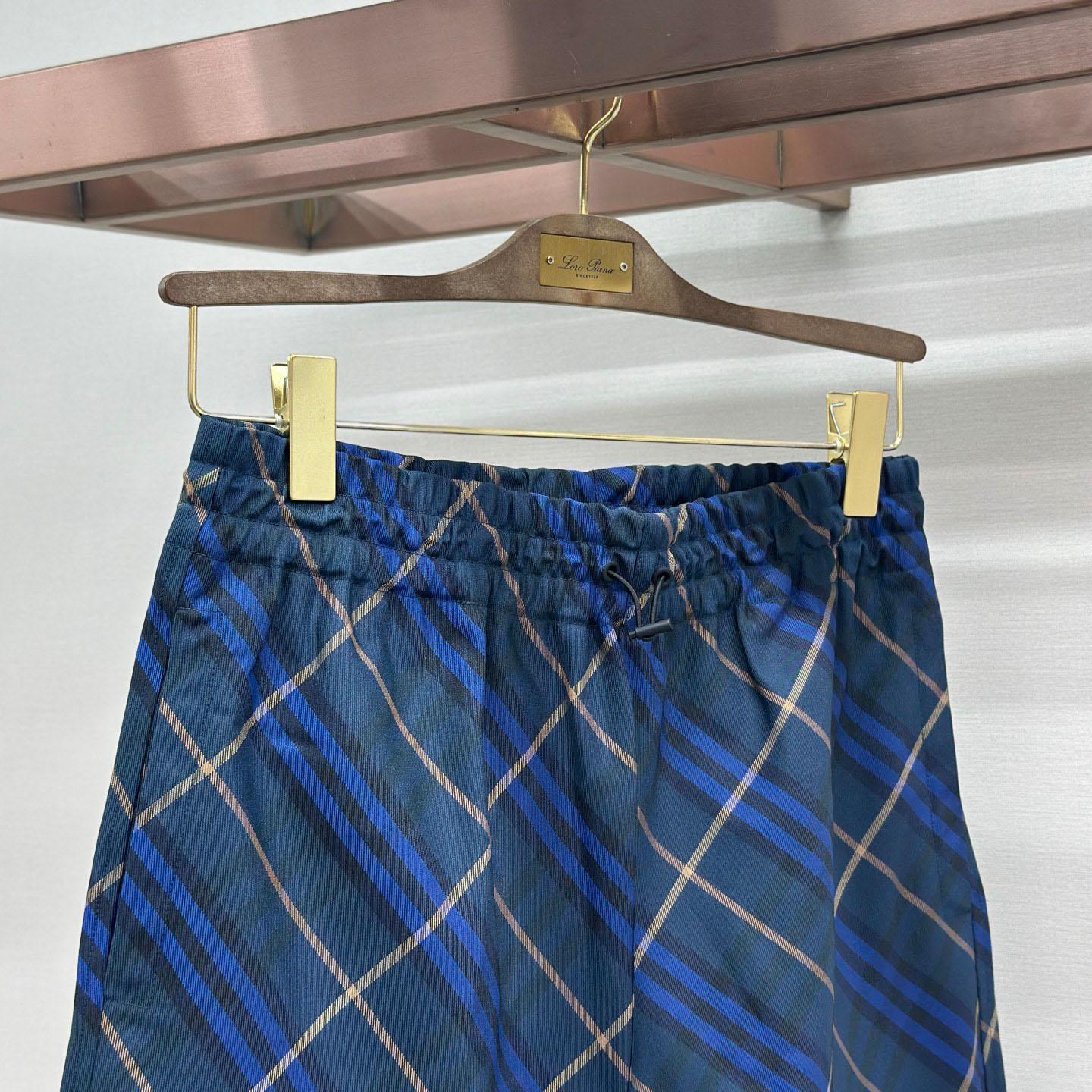 Burberry Check-Pattern Shorts - DesignerGu
