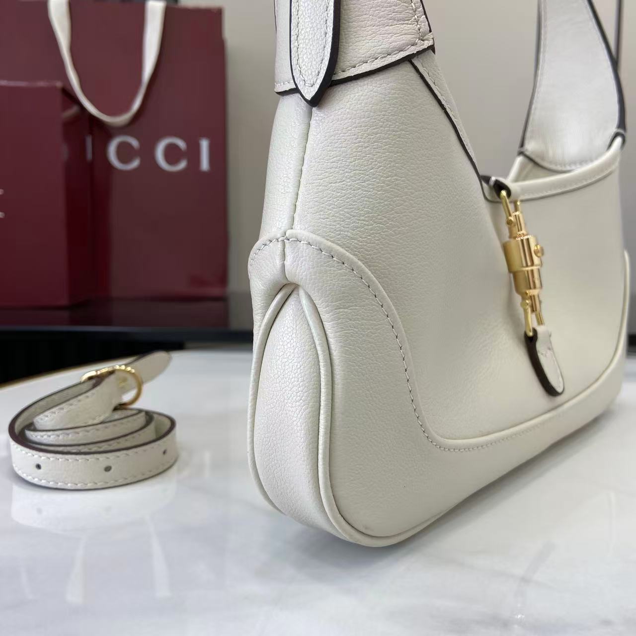 Gucci Jackie Slim Medium Shoulder Bag  - DesignerGu