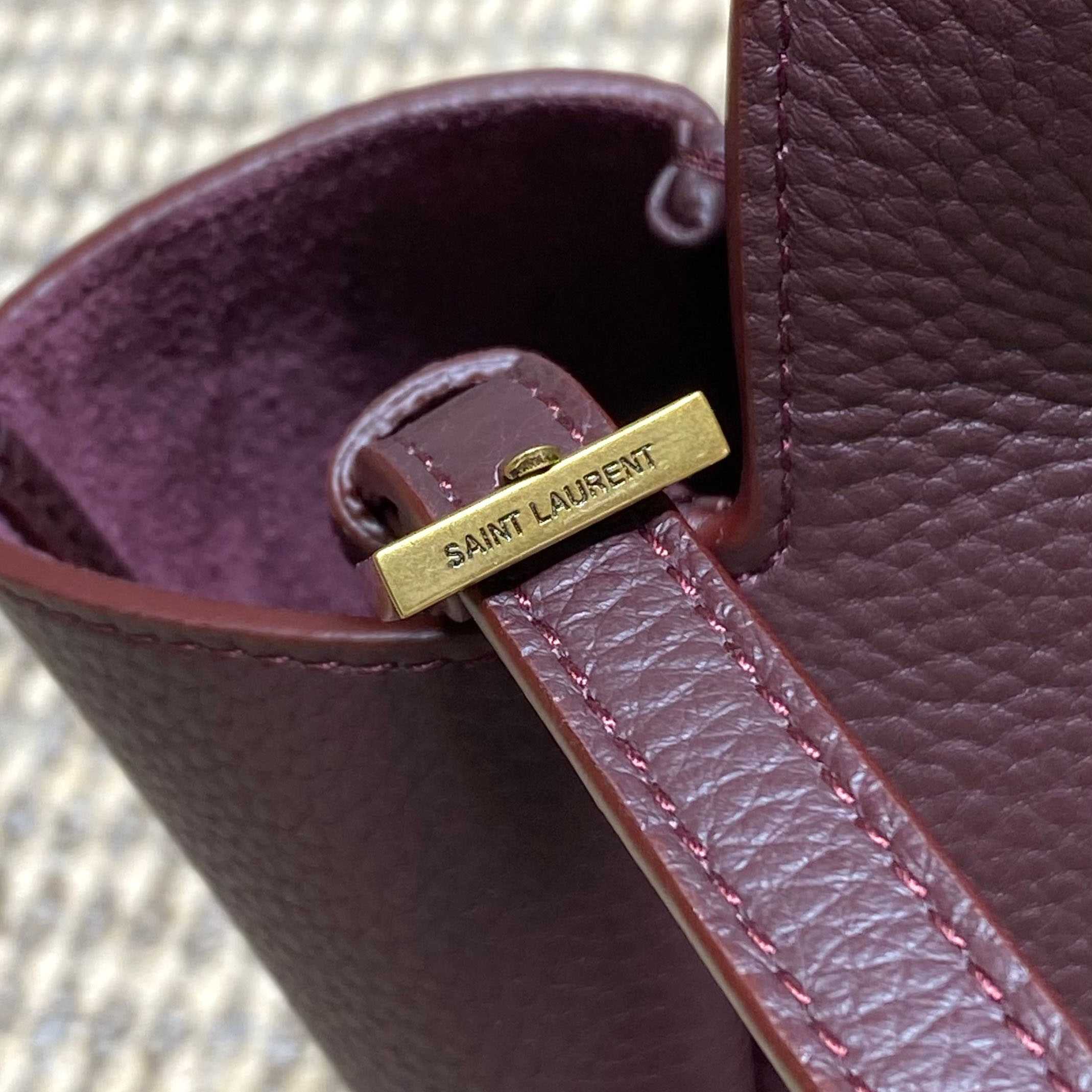 Saint Laurent LE 5 À 7 BABY BEA In Grained Leather - DesignerGu
