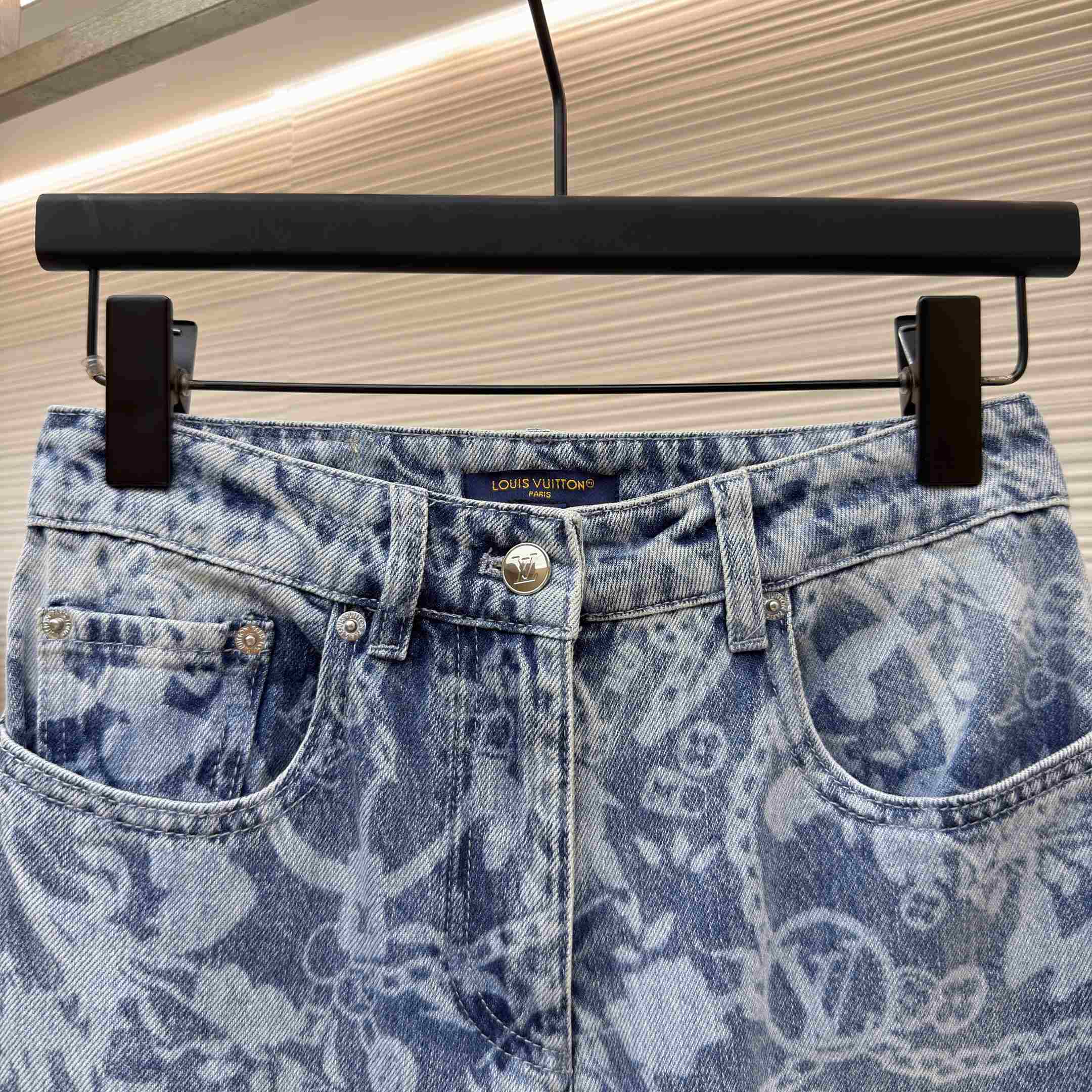 Louis Vuitton LV Bloom Jeans 1AJZ2E - DesignerGu