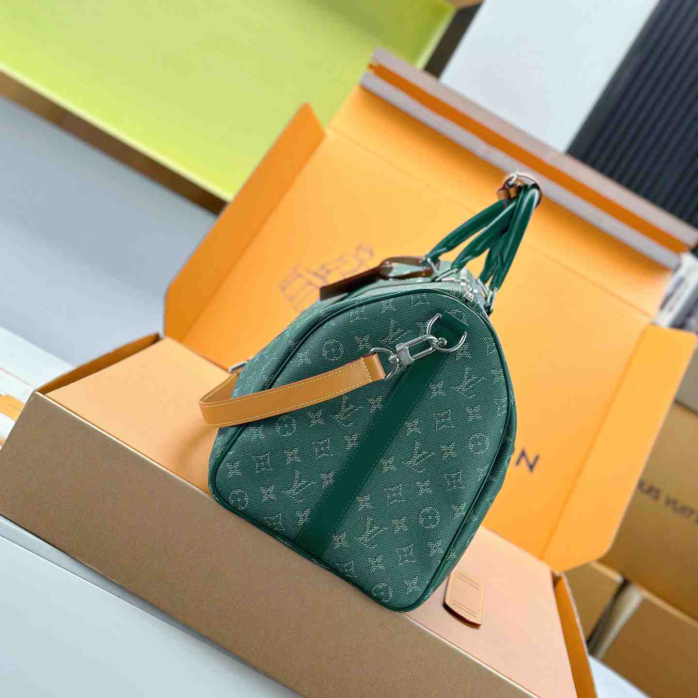 Louis Vuitton Keepall Bandoulière 50 M26866 - DesignerGu