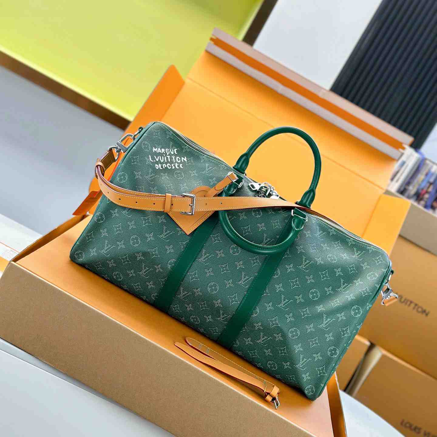 Louis Vuitton Keepall Bandoulière 50 M26866 - DesignerGu