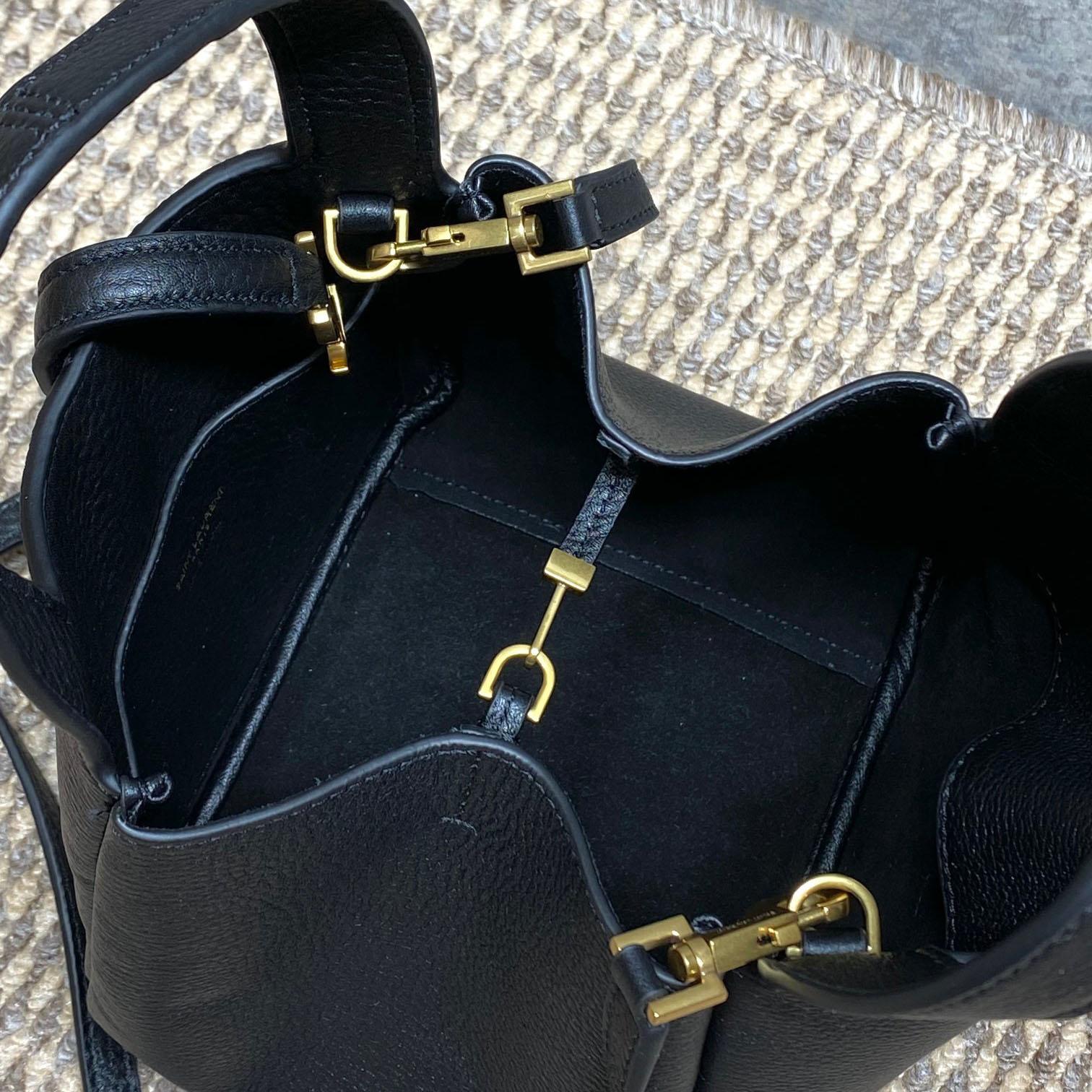 Saint Laurent LE 5 À 7 BABY BEA In Grained Leather - DesignerGu