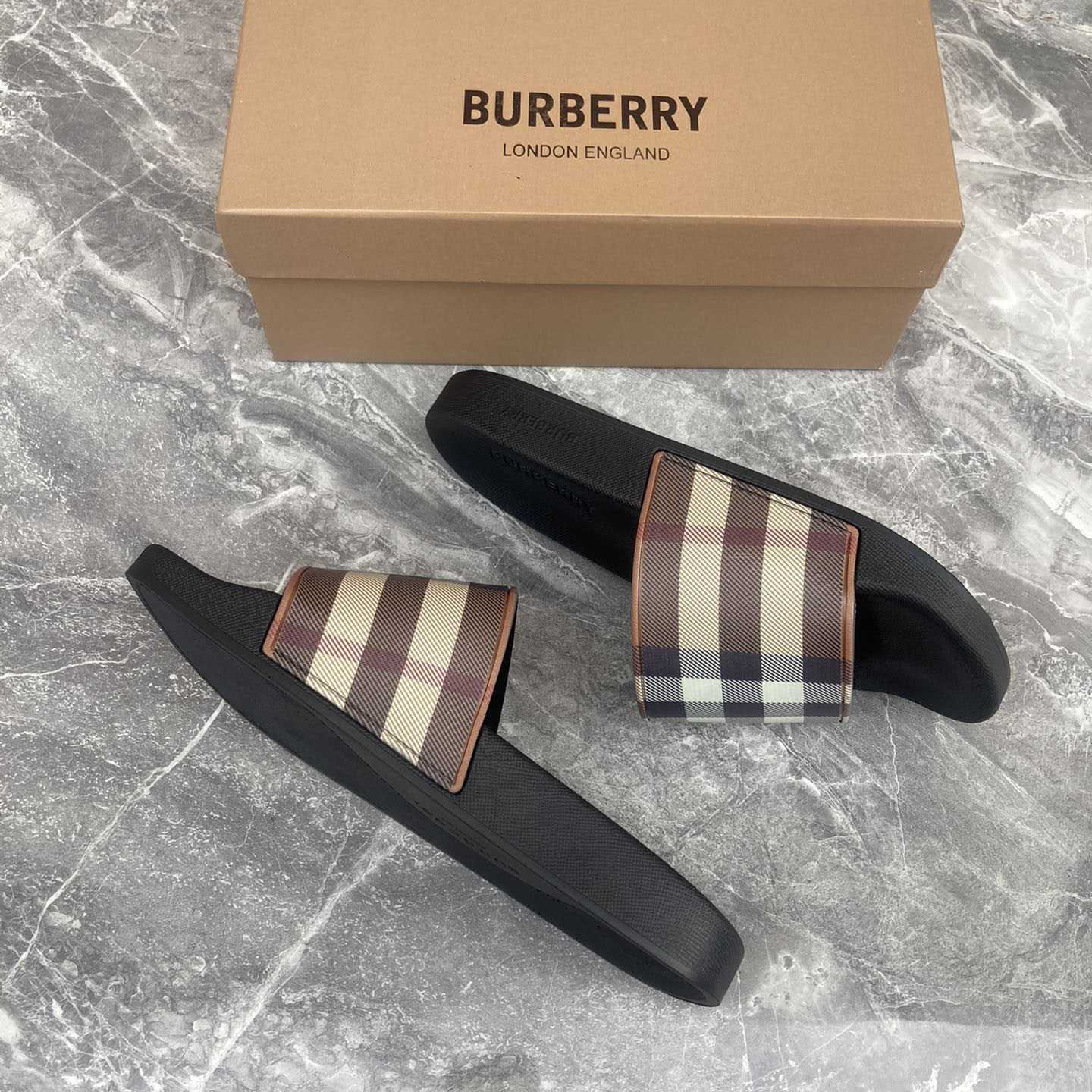 Burberry Furley Check Slide Sandals - DesignerGu