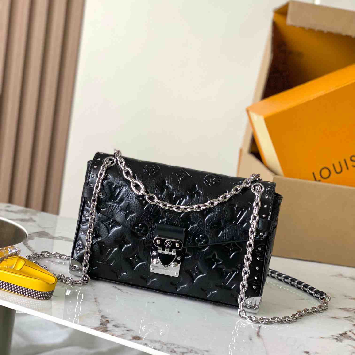 Louis Vuitton  Trunkie M28137 - DesignerGu