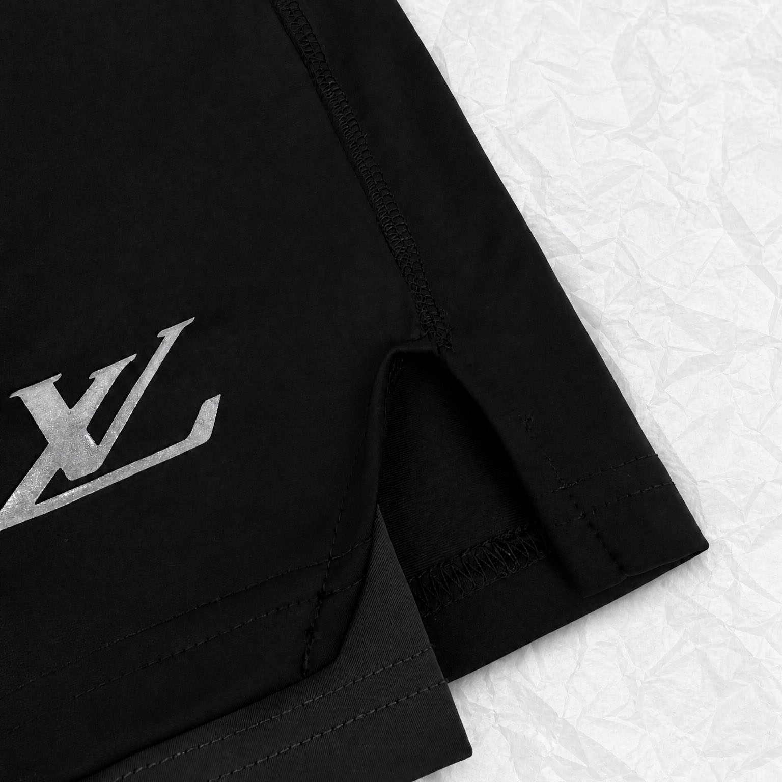 Louis Vuitton Double Layer Running Shorts 1AJCBT - DesignerGu