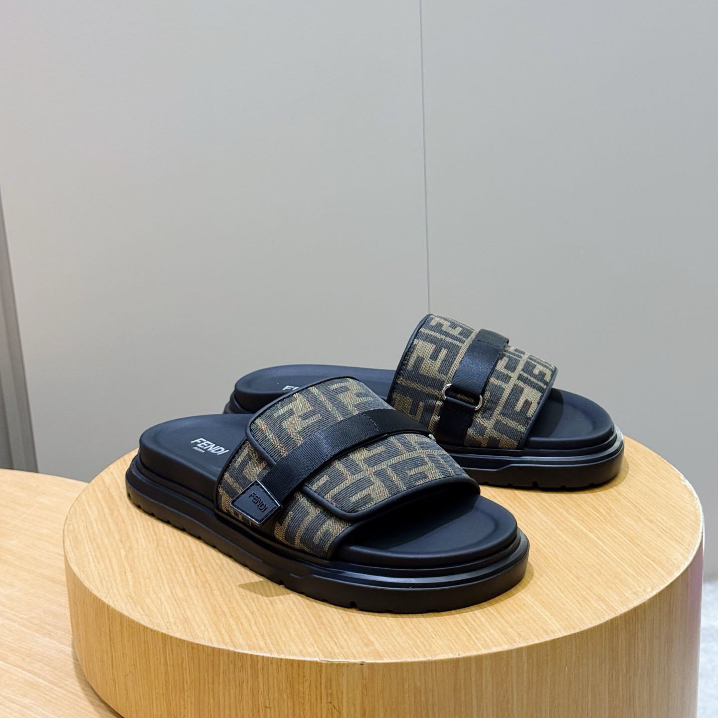 Fendi Jacquard Strap Slides - DesignerGu