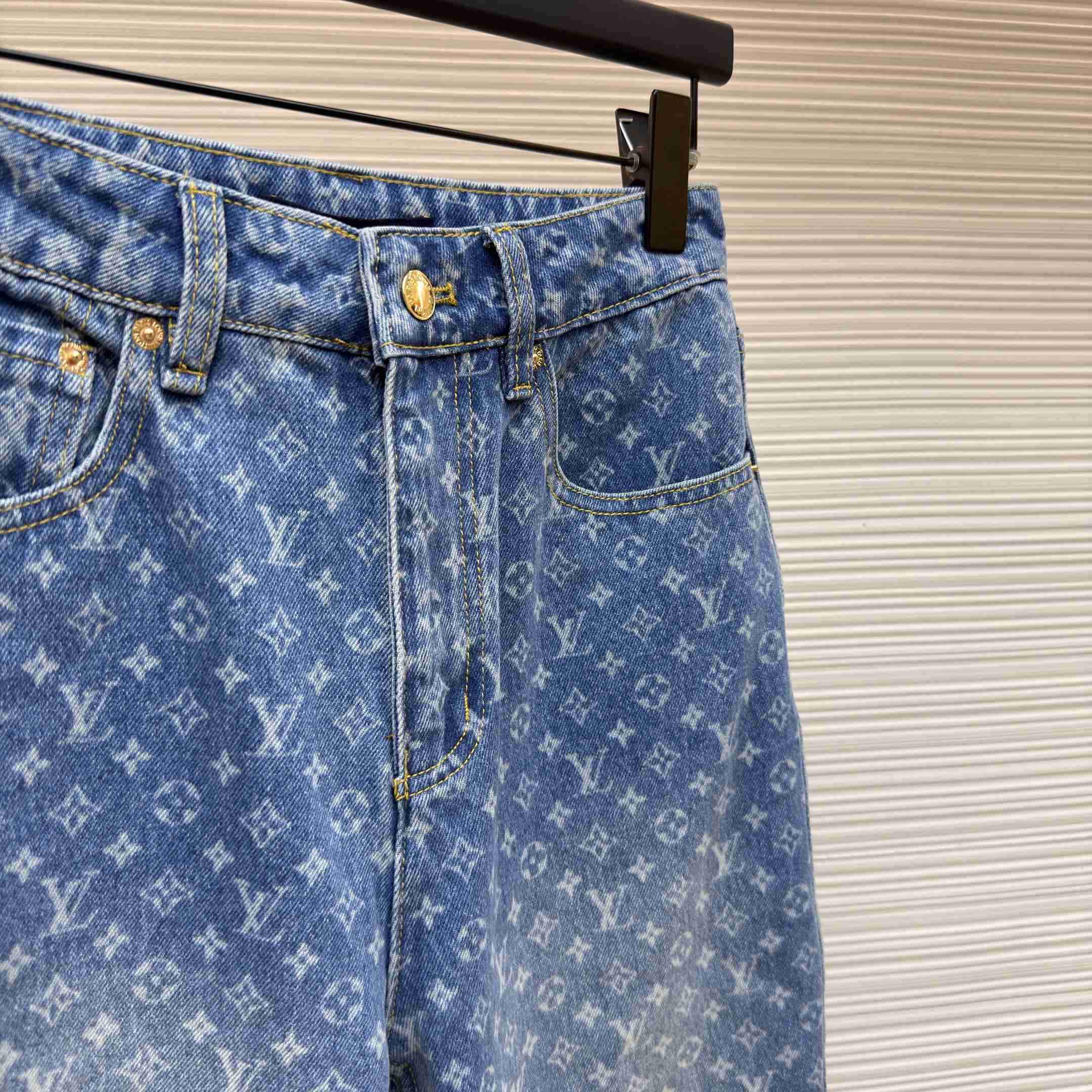 Louis Vuitton Monogram Flared Jeans 1AHENS - DesignerGu