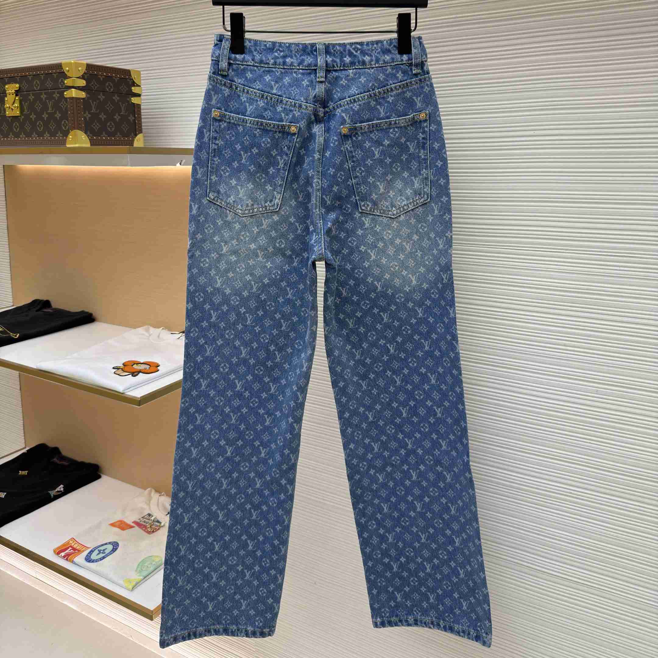 Louis Vuitton Monogram Flared Jeans 1AHENS - DesignerGu