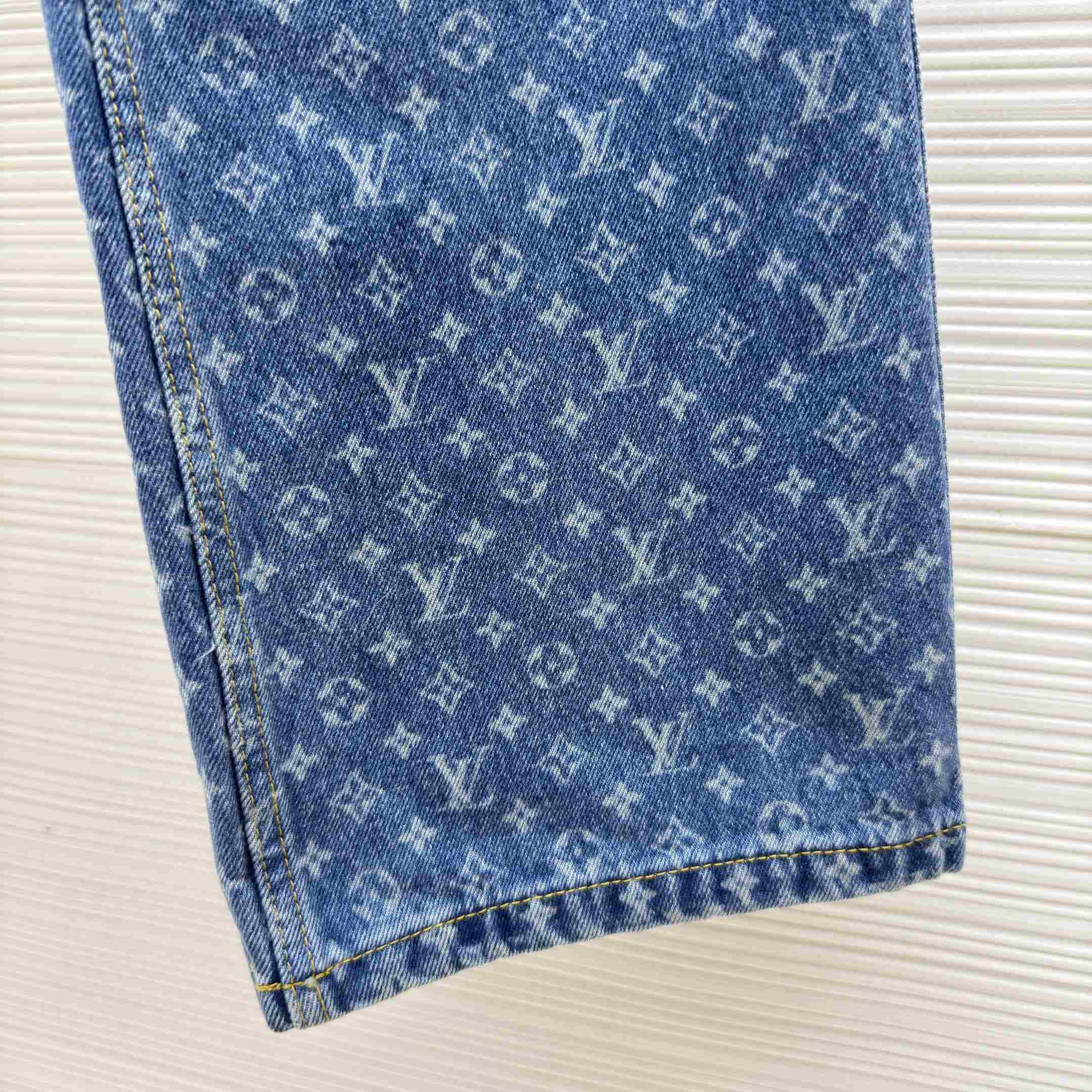 Louis Vuitton Monogram Flared Jeans 1AHENS - DesignerGu