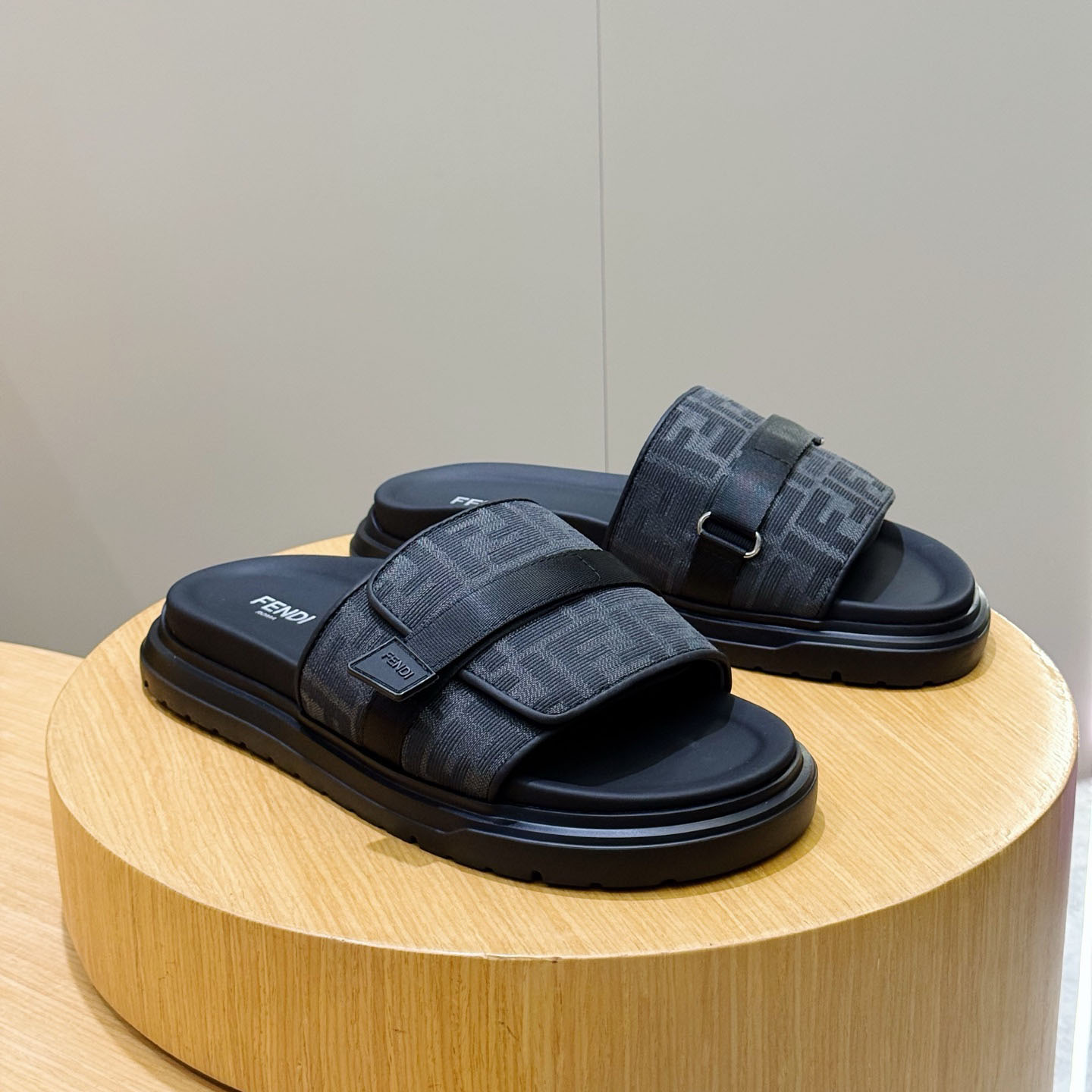 Fendi Jacquard Strap Slides - DesignerGu