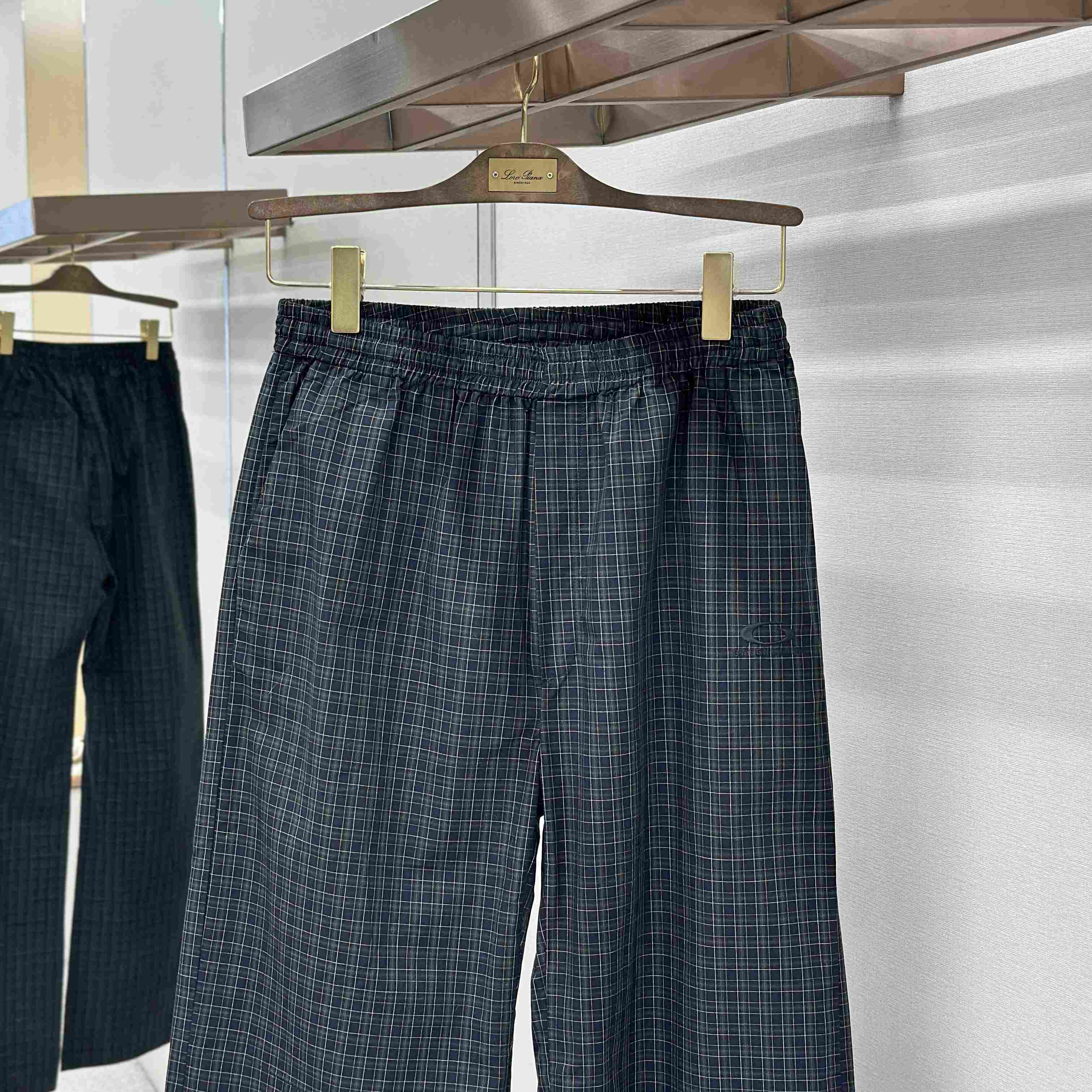 Balenciaga  Tailored Tracksuit Pants - DesignerGu