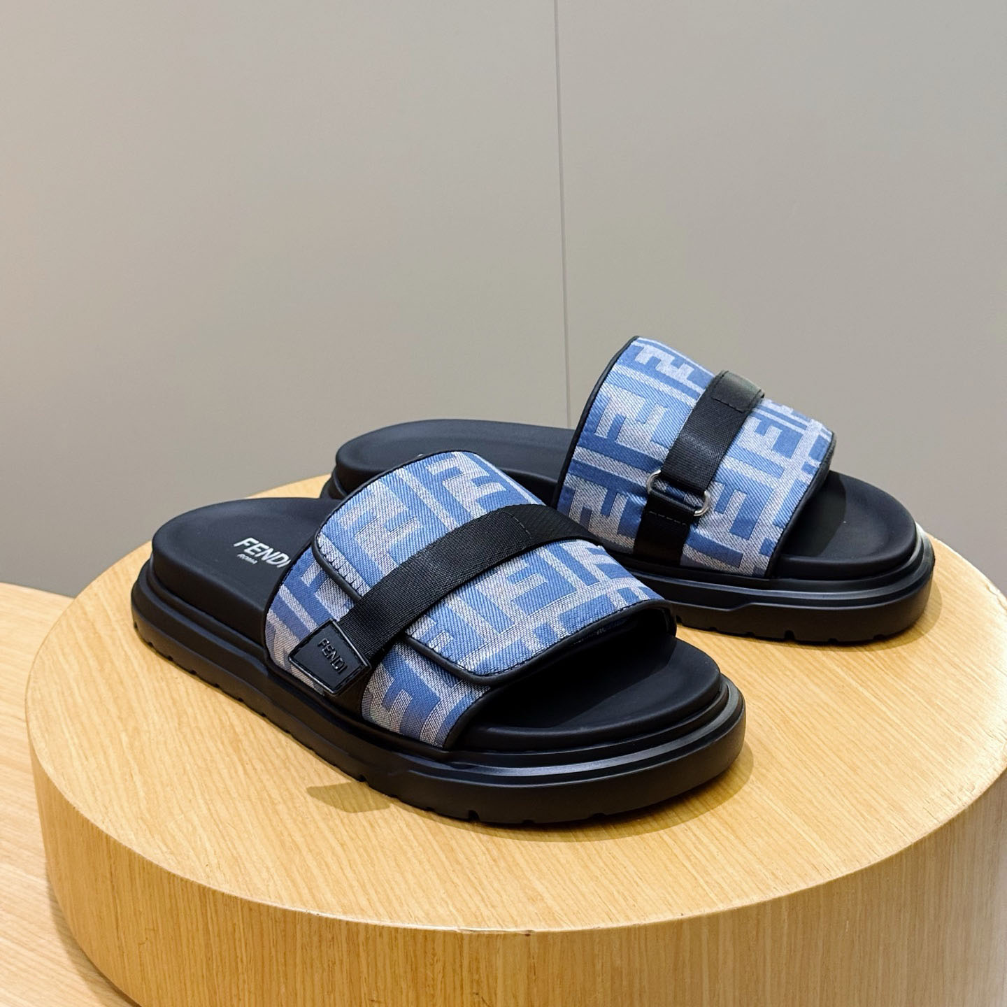 Fendi Jacquard Strap Slides - DesignerGu