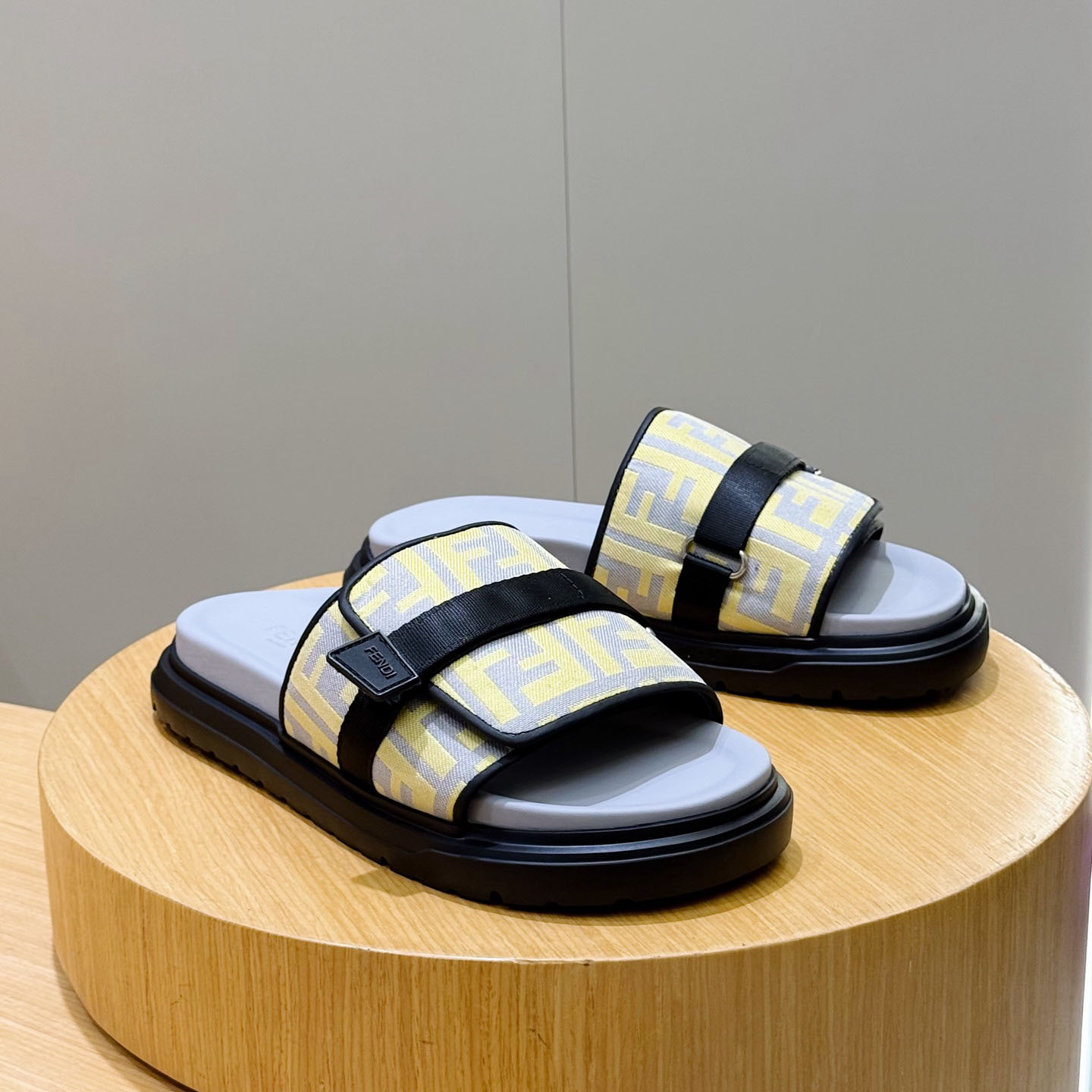 Fendi Jacquard Strap Slides - DesignerGu