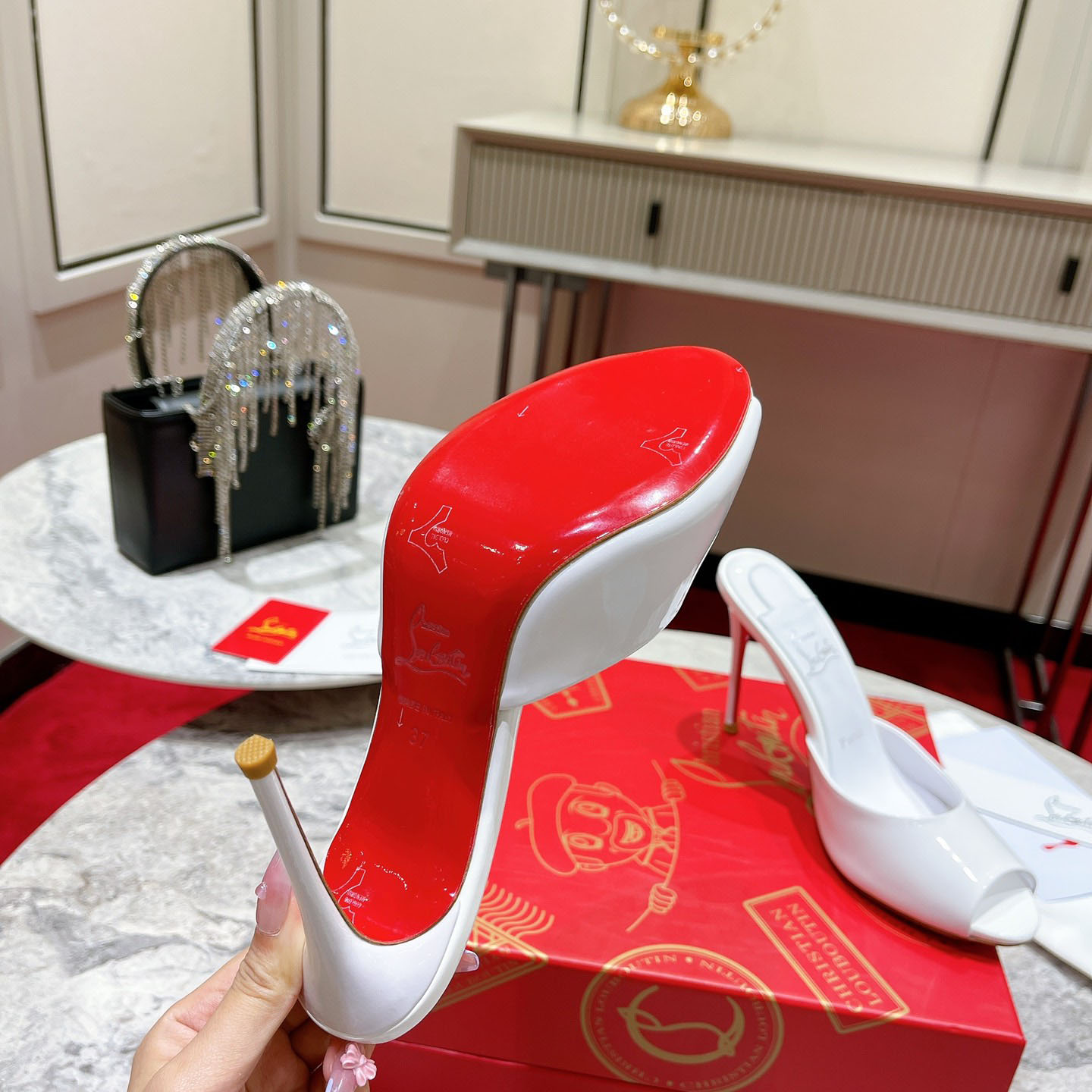 Christian Louboutin Me Dolly 100MM Patent Leather Mules - DesignerGu