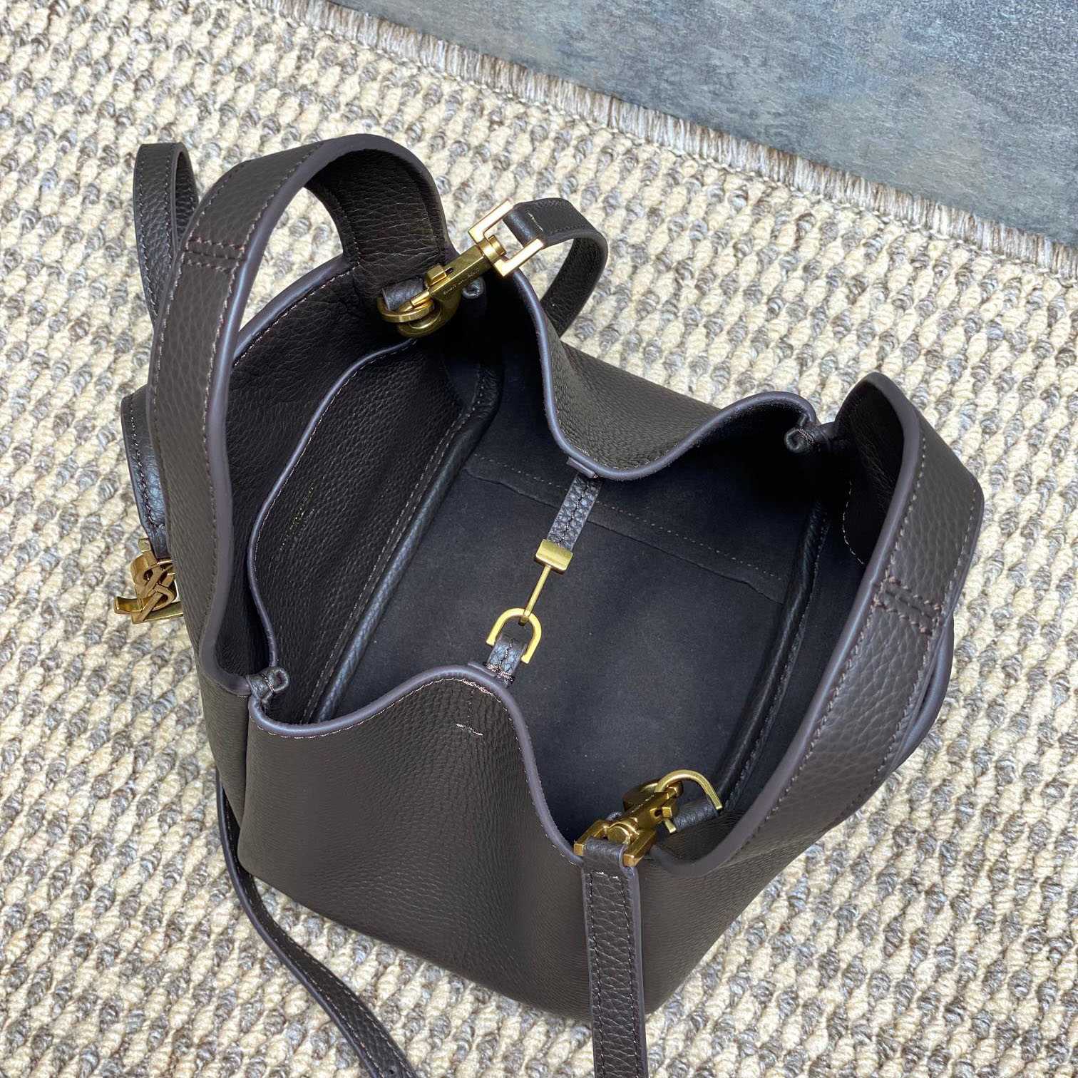 Saint Laurent LE 5 À 7 BABY BEA In Grained Leather - DesignerGu