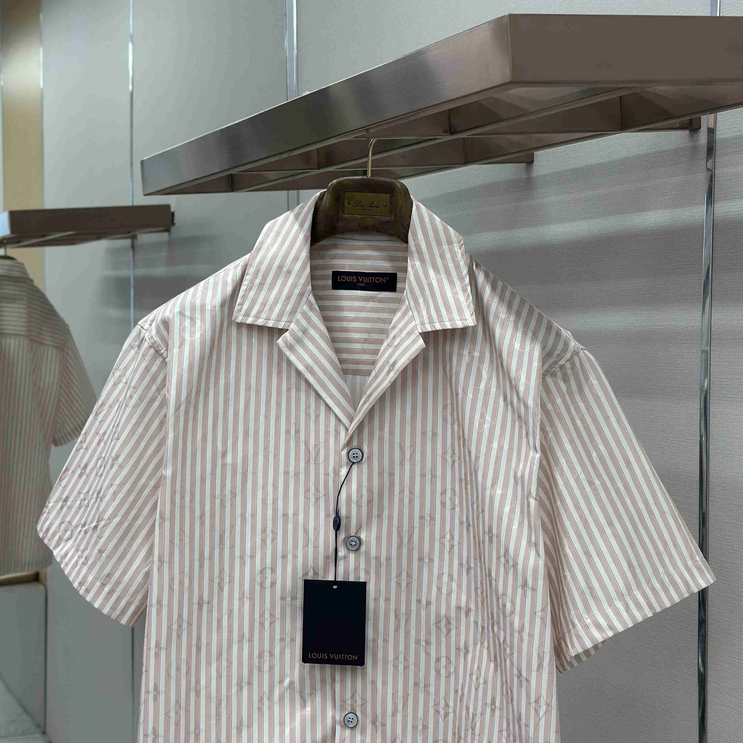 Louis Vuitton Monogram Striped Silk Short-Sleeved Shirt 1AK7B0 - DesignerGu