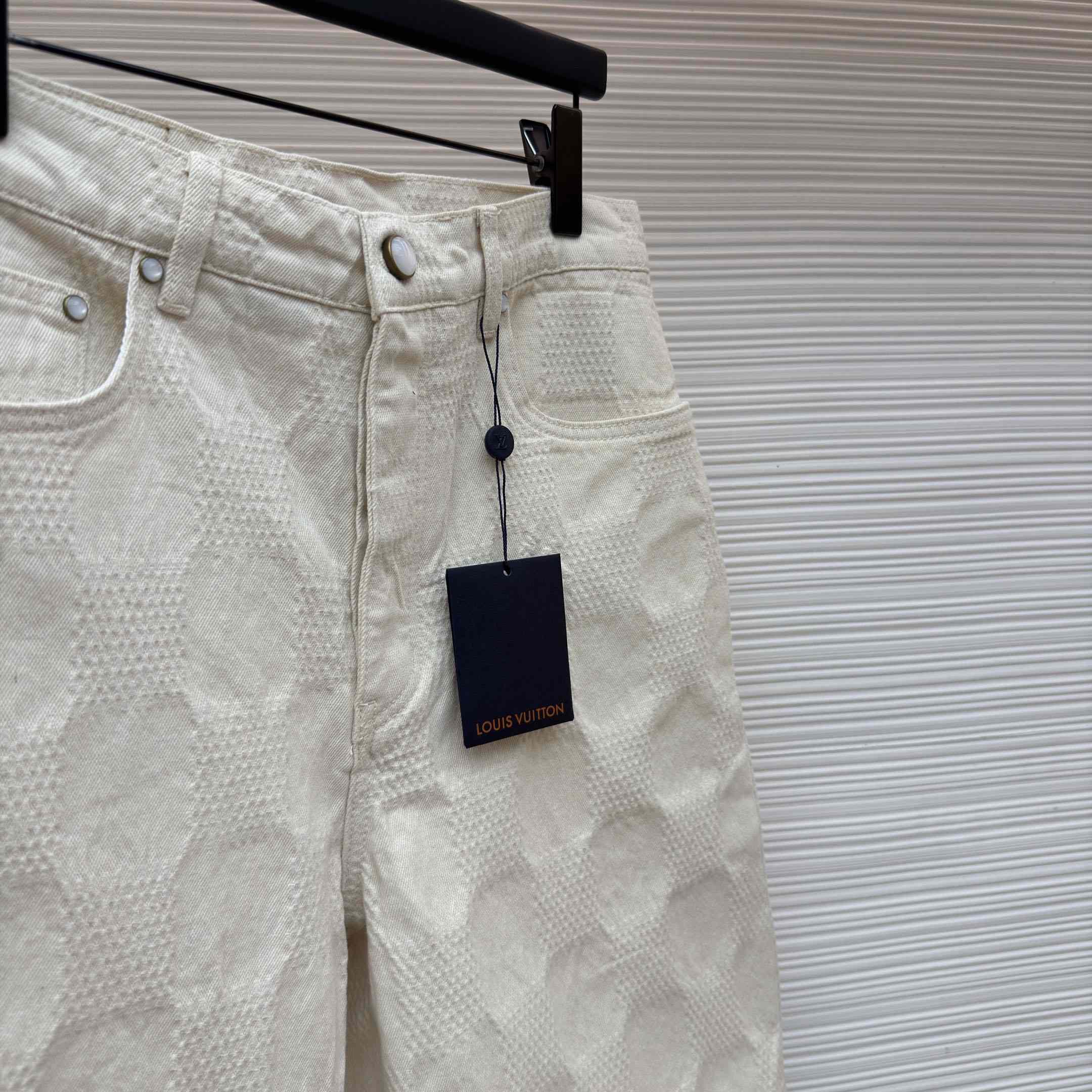 Louis Vuitton Damier 3D Light Denim Shorts 1AK6GU - DesignerGu