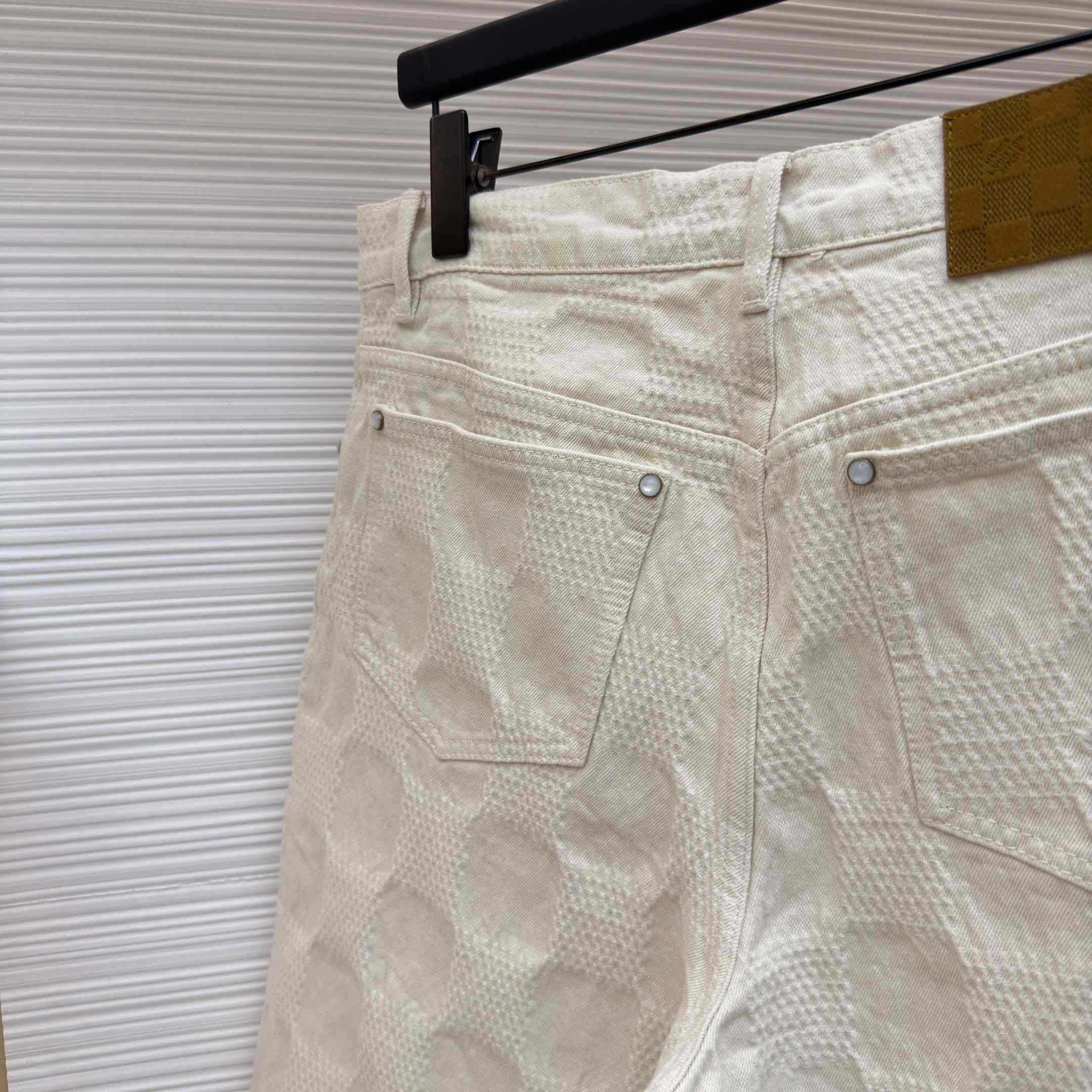 Louis Vuitton Damier 3D Light Denim Shorts 1AK6GU - DesignerGu
