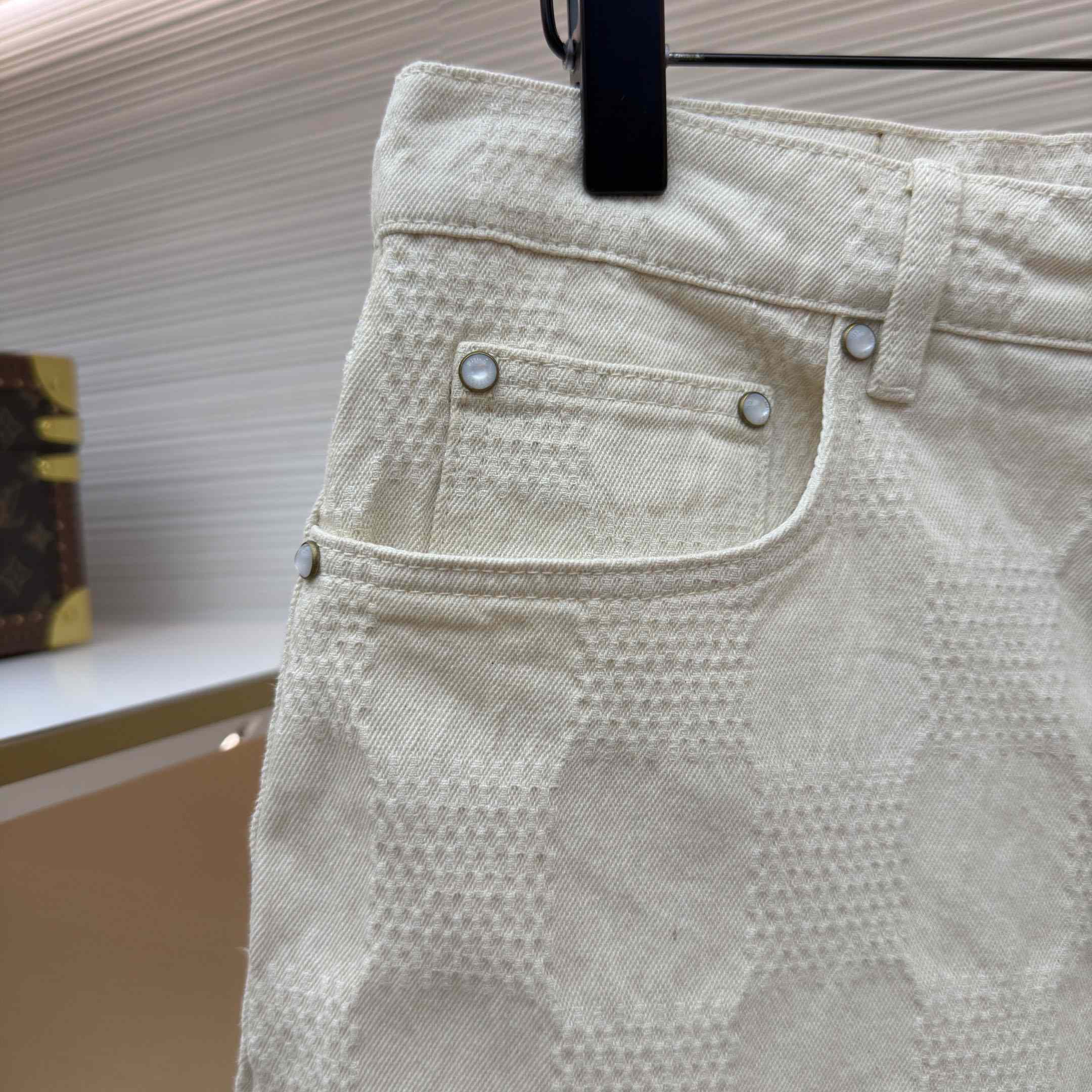 Louis Vuitton Damier 3D Light Denim Shorts 1AK6GU - DesignerGu
