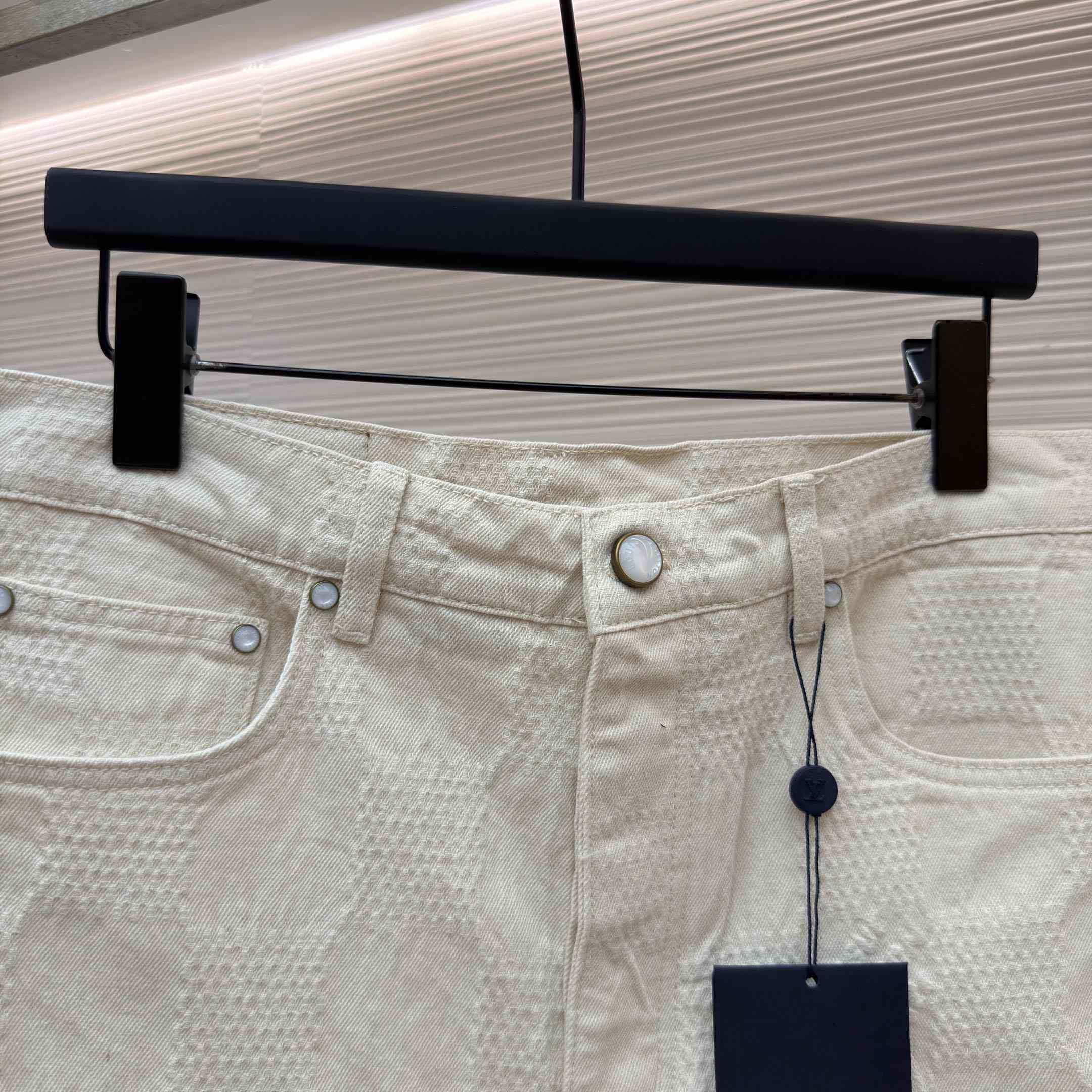 Louis Vuitton Damier 3D Light Denim Shorts 1AK6GU - DesignerGu