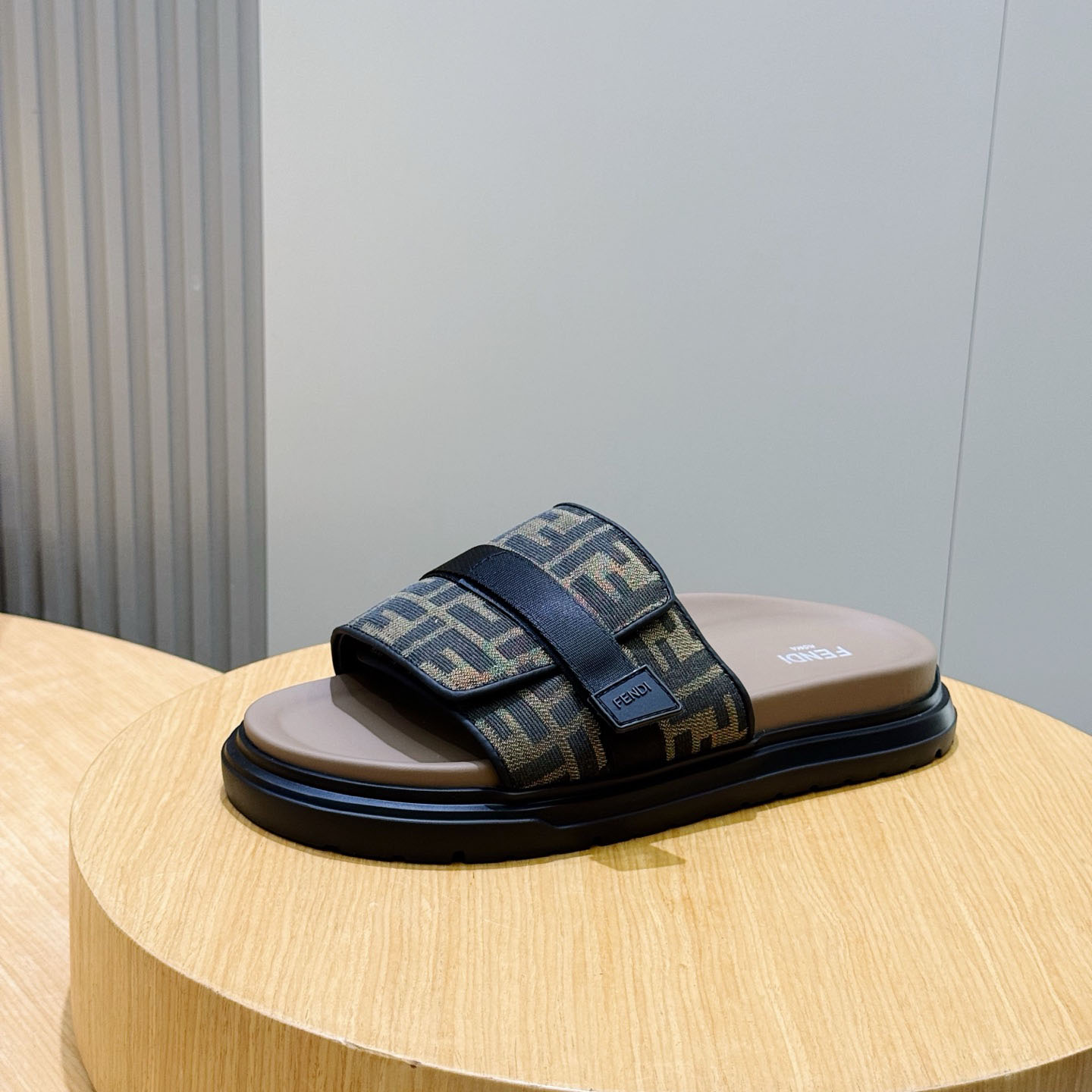 Fendi Jacquard Strap Slides - DesignerGu