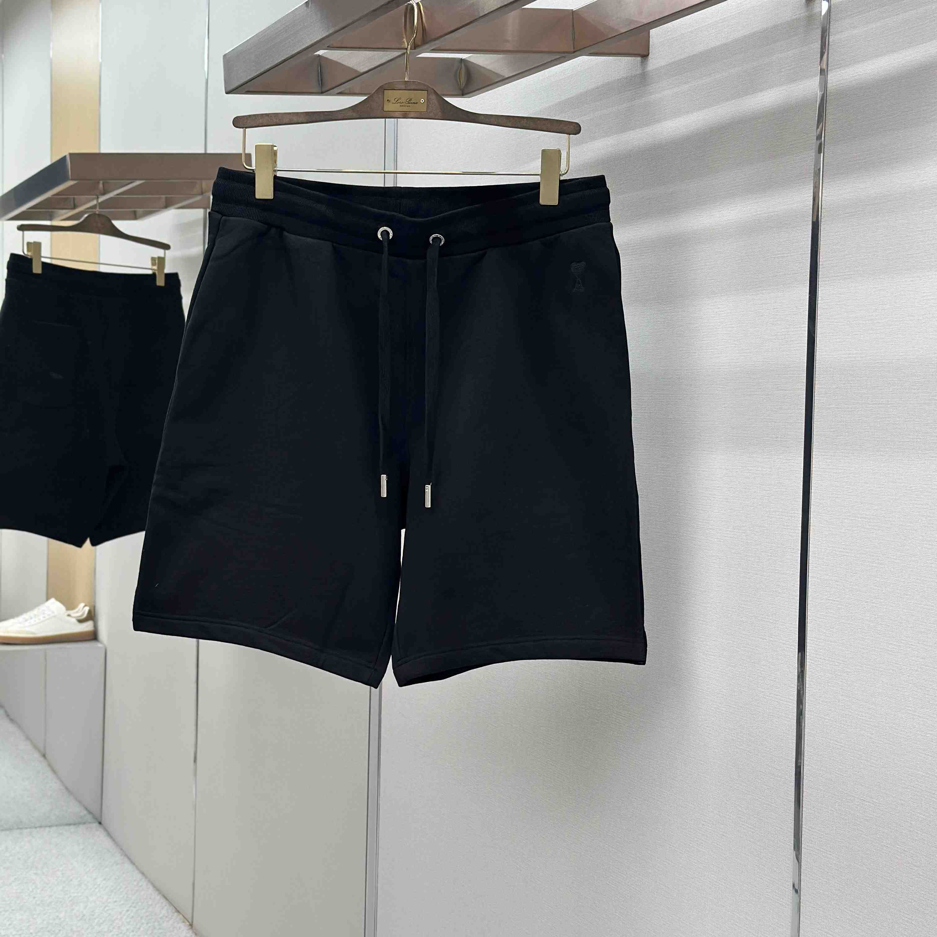 AMI Paris  Ami de Coeur Embroidered Shorts - DesignerGu