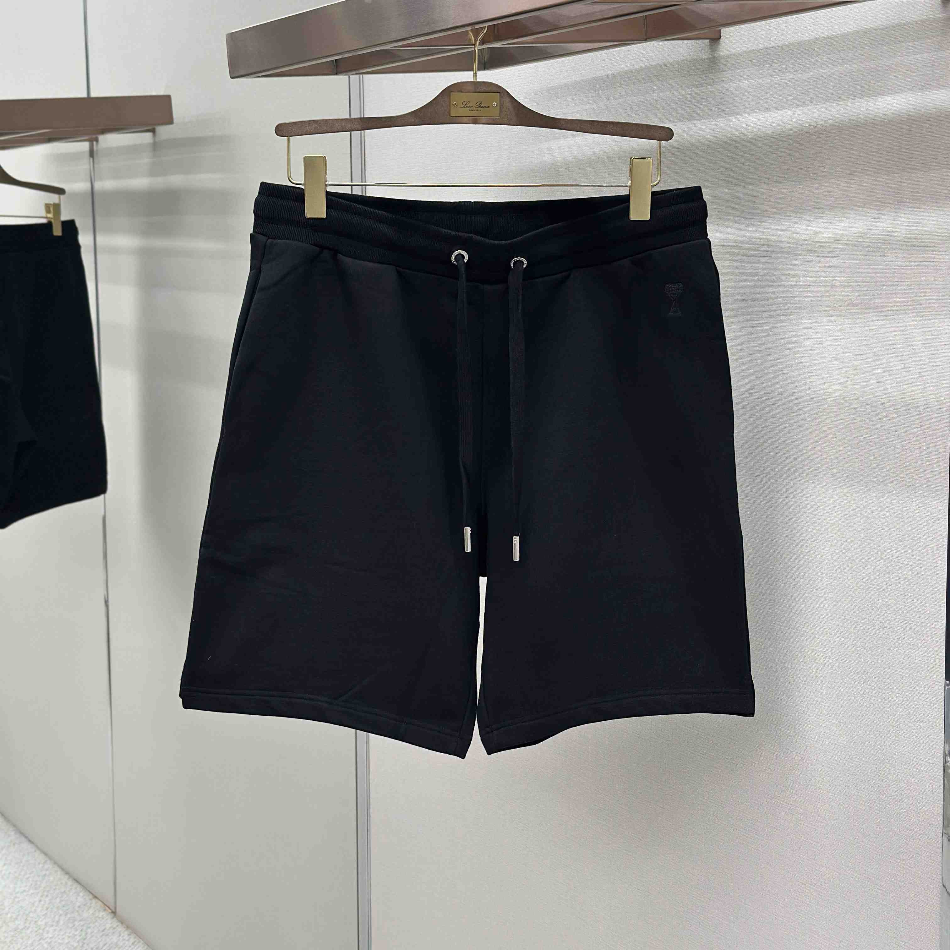 AMI Paris  Ami de Coeur Embroidered Shorts - DesignerGu