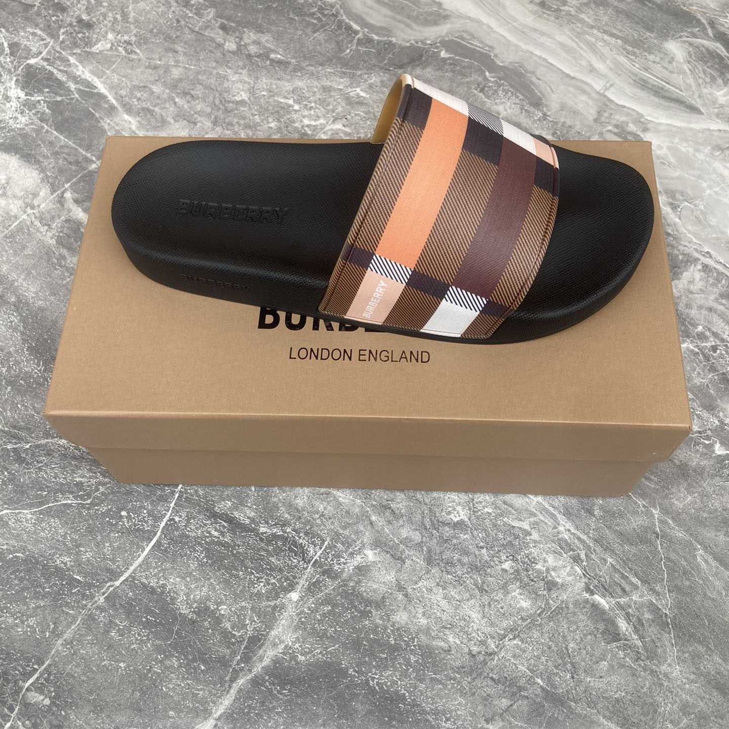 Burberry Furley Check Slide Sandals - DesignerGu