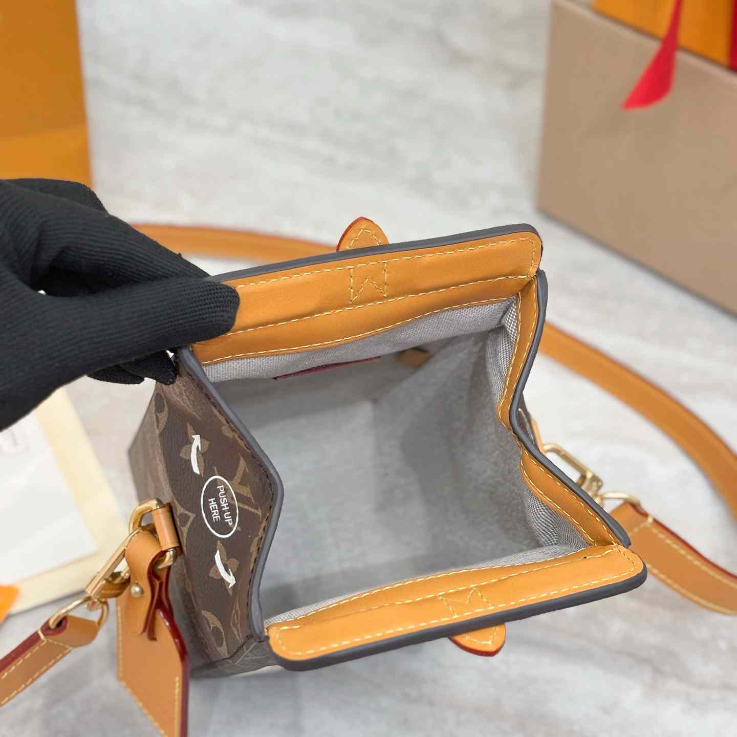 Louis Vuitton  Milk Bag M29326 - DesignerGu