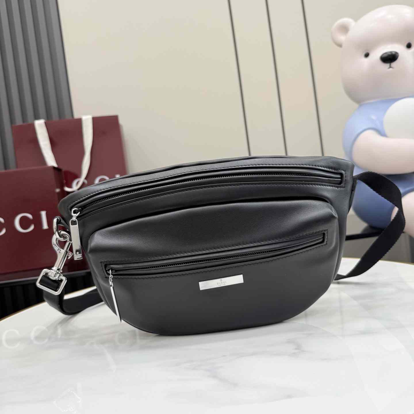 Gucci Tag Medium Crossbody Bag 875229 - DesignerGu
