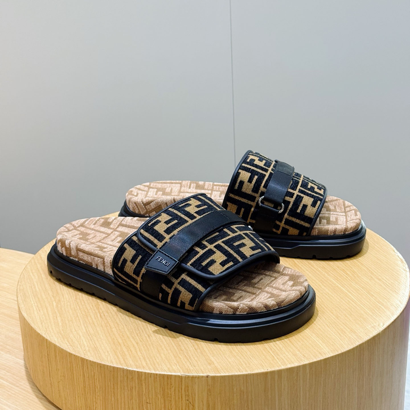 Fendi Jacquard Strap Slides - DesignerGu