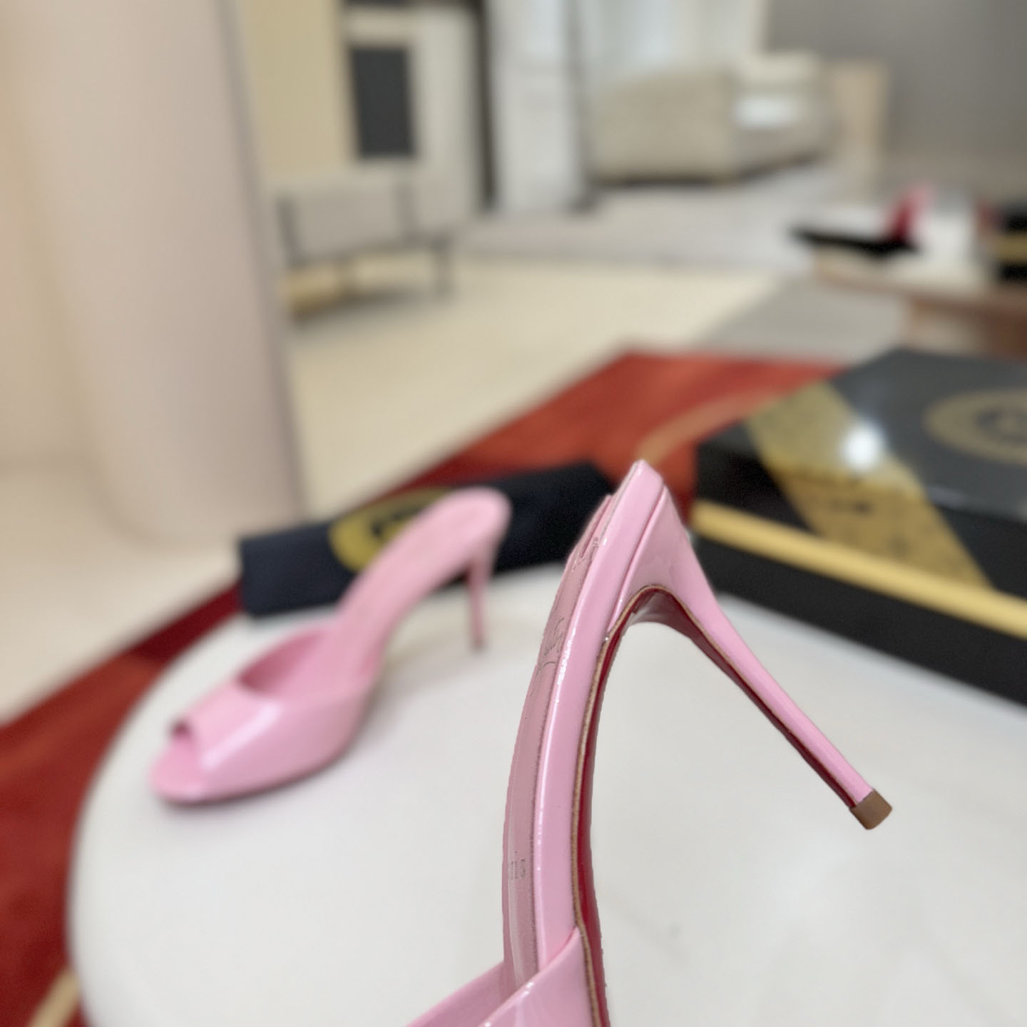 Christian Louboutin Me Dolly 100MM Patent Leather Mules - DesignerGu