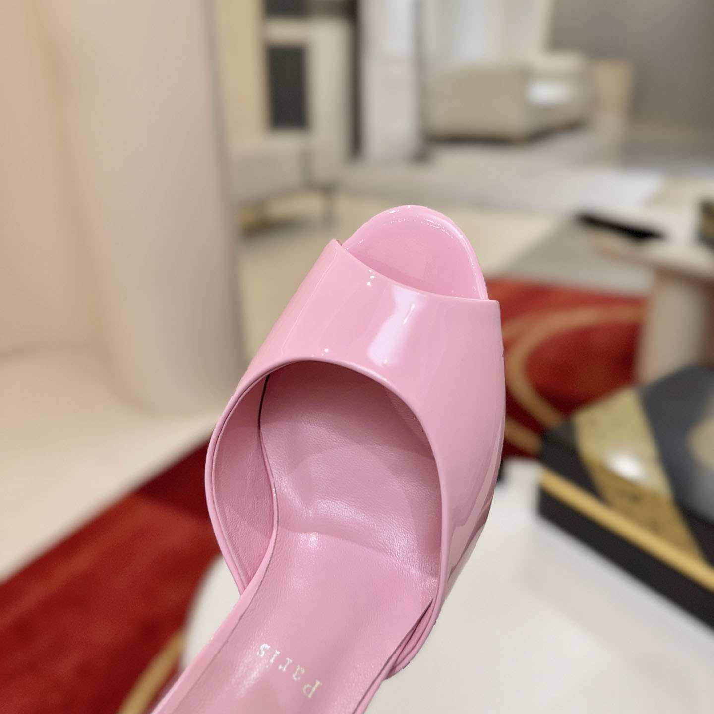 Christian Louboutin Me Dolly 100MM Patent Leather Mules - DesignerGu