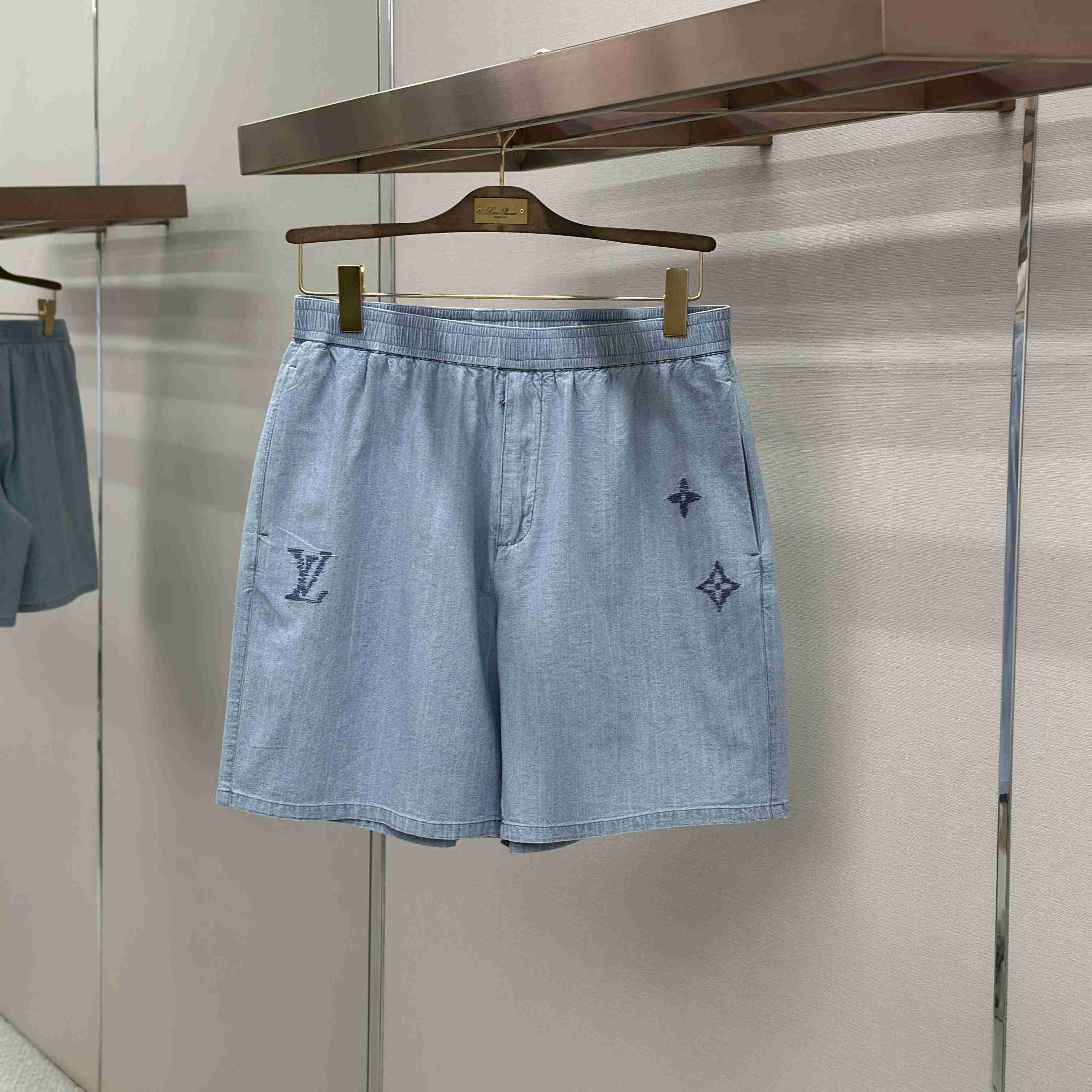 Louis Vuitton Embroidered Signature Chambray Shorts 1AK6P2 - DesignerGu