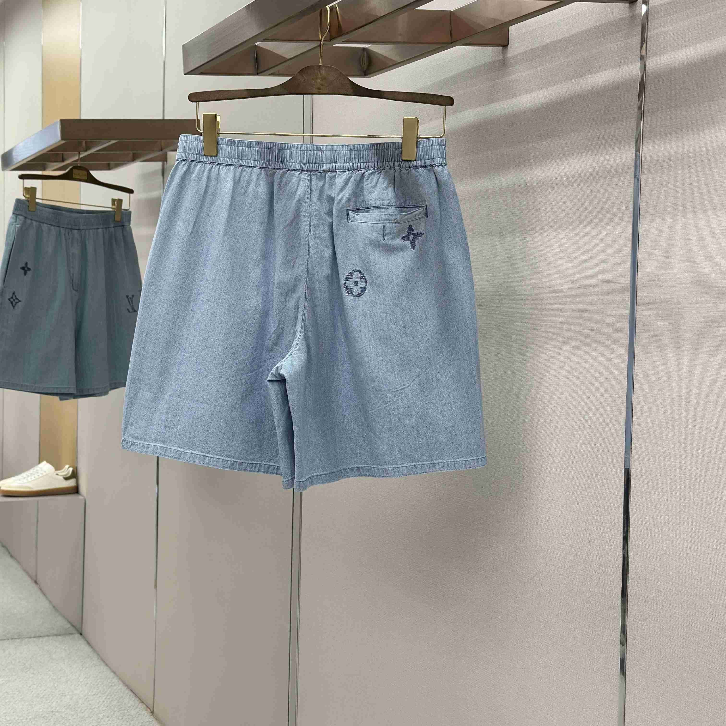 Louis Vuitton Embroidered Signature Chambray Shorts 1AK6P2 - DesignerGu
