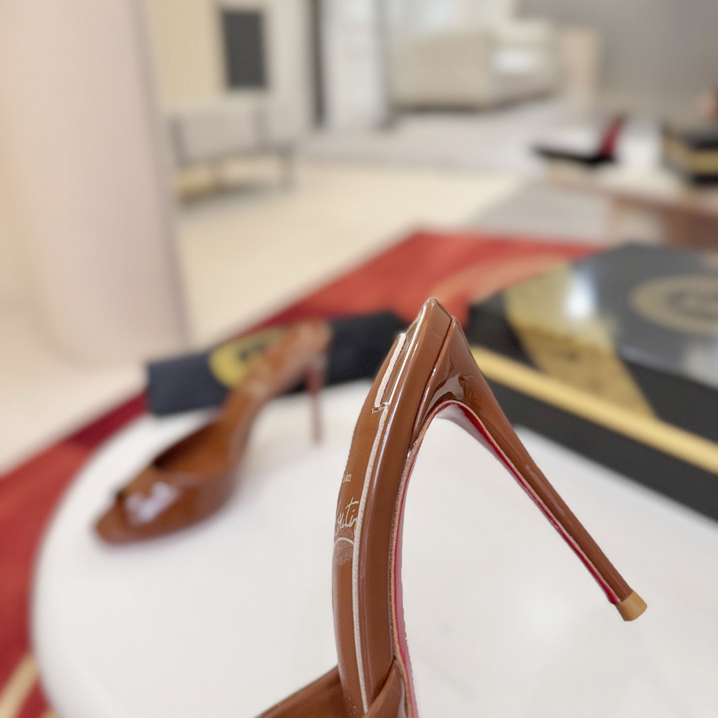 Christian Louboutin Me Dolly 100MM Patent Leather Mules - DesignerGu