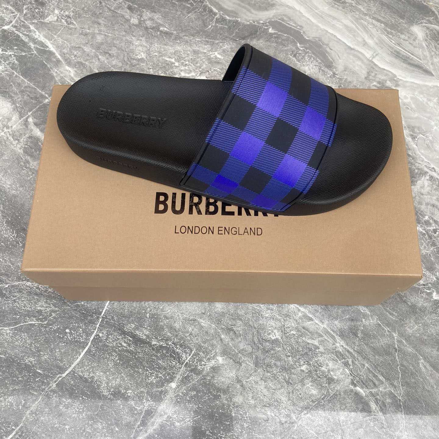 Burberry Furley Check Slide Sandals - DesignerGu