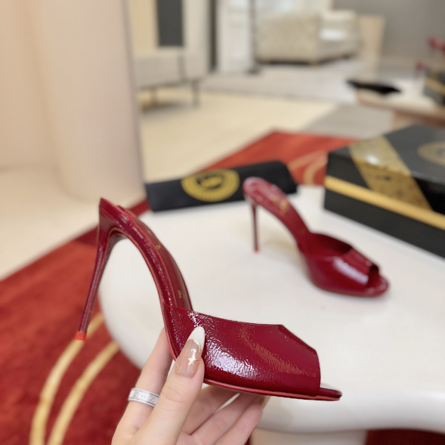 Christian Louboutin Me Dolly 100MM Patent Leather Mules - DesignerGu