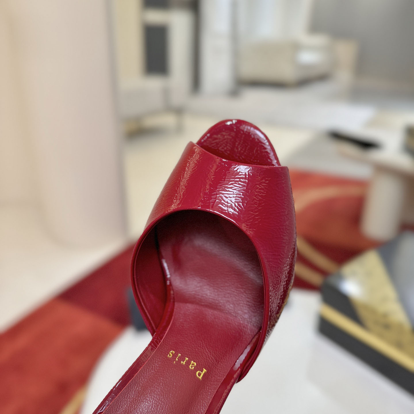 Christian Louboutin Me Dolly 100MM Patent Leather Mules - DesignerGu