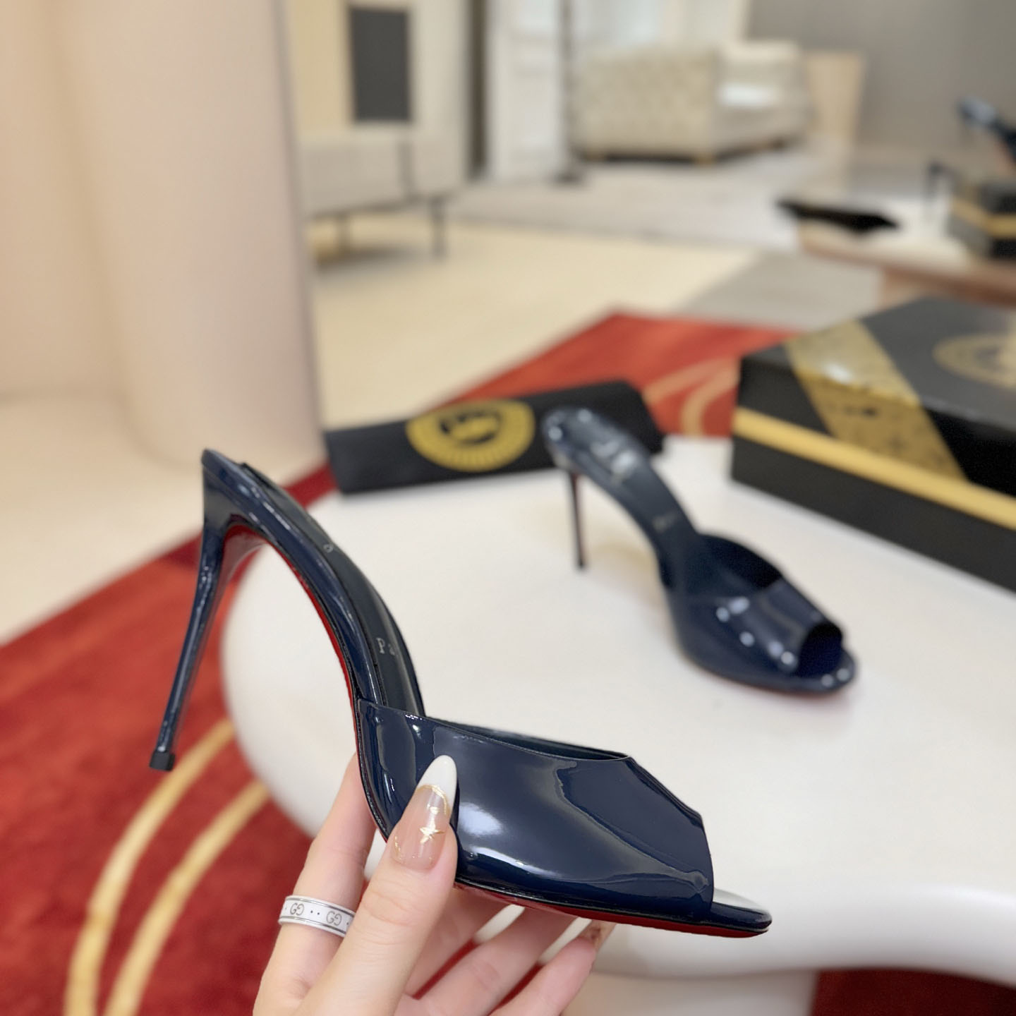 Christian Louboutin Me Dolly 100MM Patent Leather Mules - DesignerGu