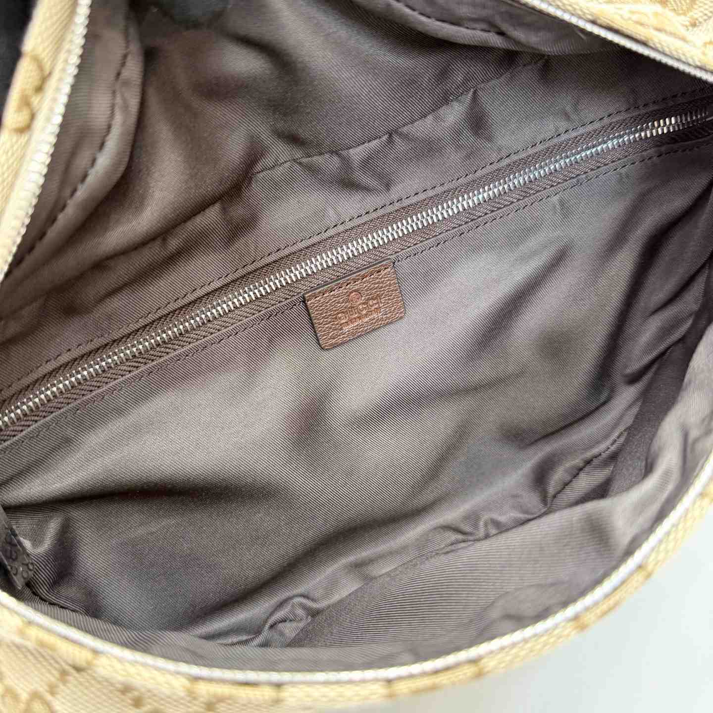 Gucci Tag Medium Crossbody Bag 875229 - DesignerGu