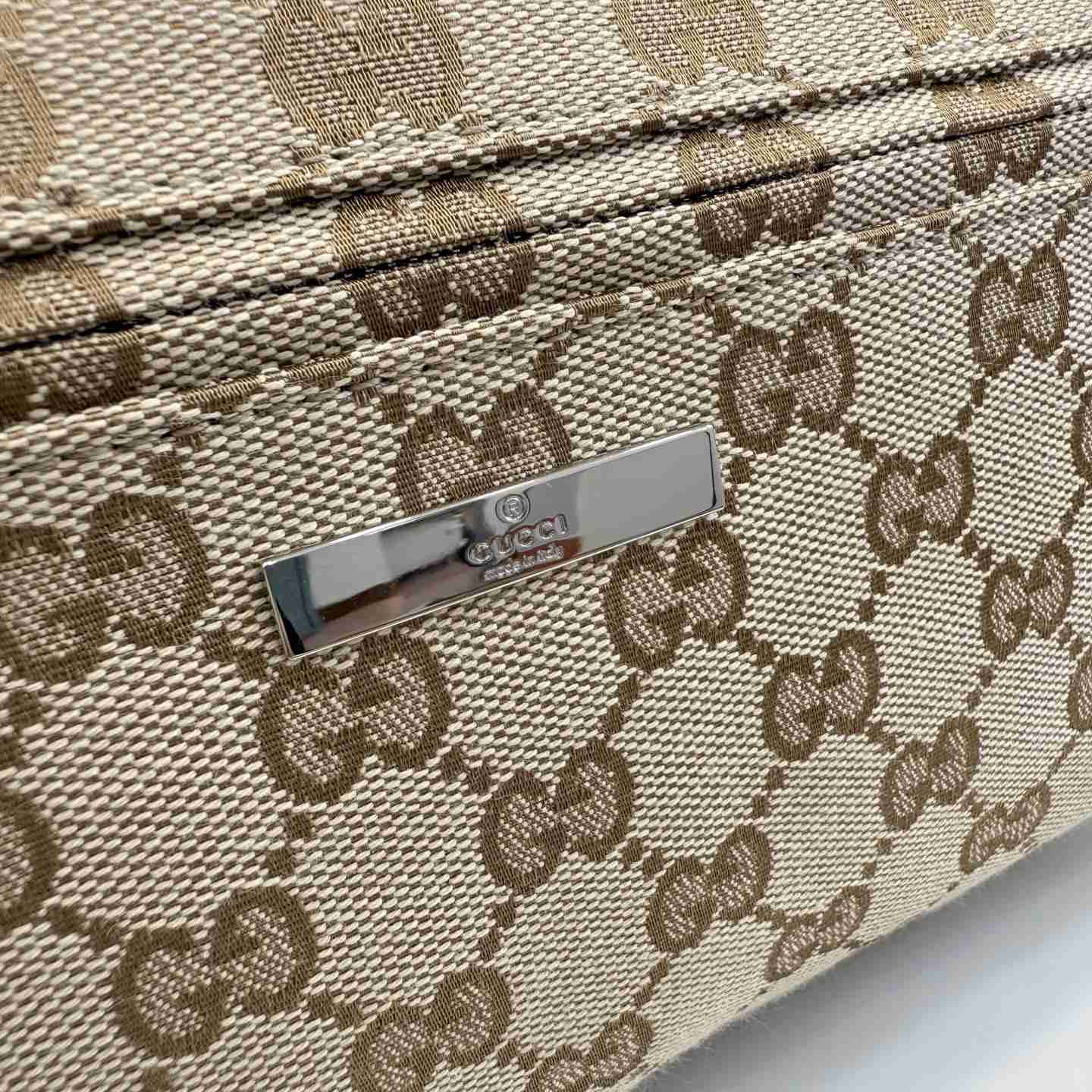 Gucci Tag Medium Crossbody Bag 875377 - DesignerGu