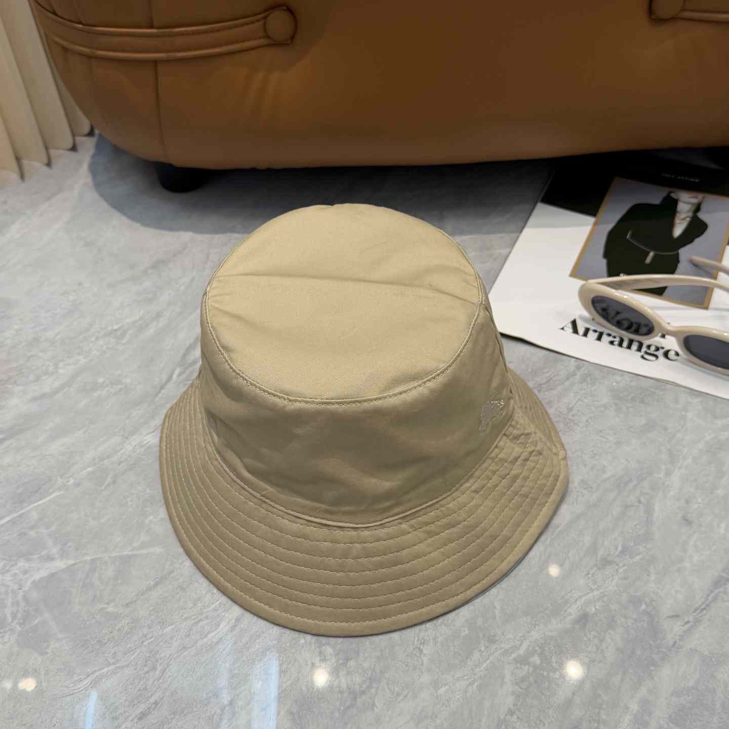 Burberry  Reversible Gabardine Bucket Hat - DesignerGu