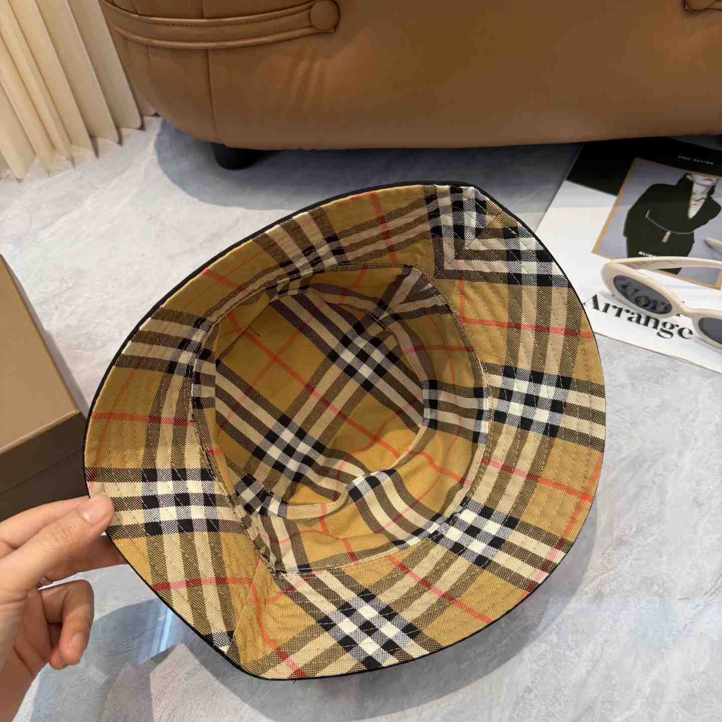 Burberry  Reversible Gabardine Bucket Hat - DesignerGu