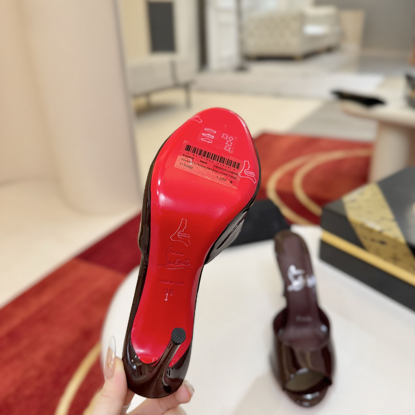Christian Louboutin Me Dolly 100MM Patent Leather Mules - DesignerGu
