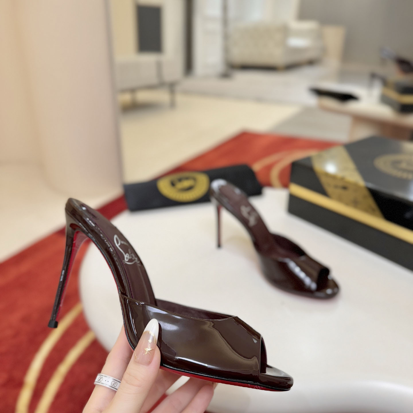Christian Louboutin Me Dolly 100MM Patent Leather Mules - DesignerGu