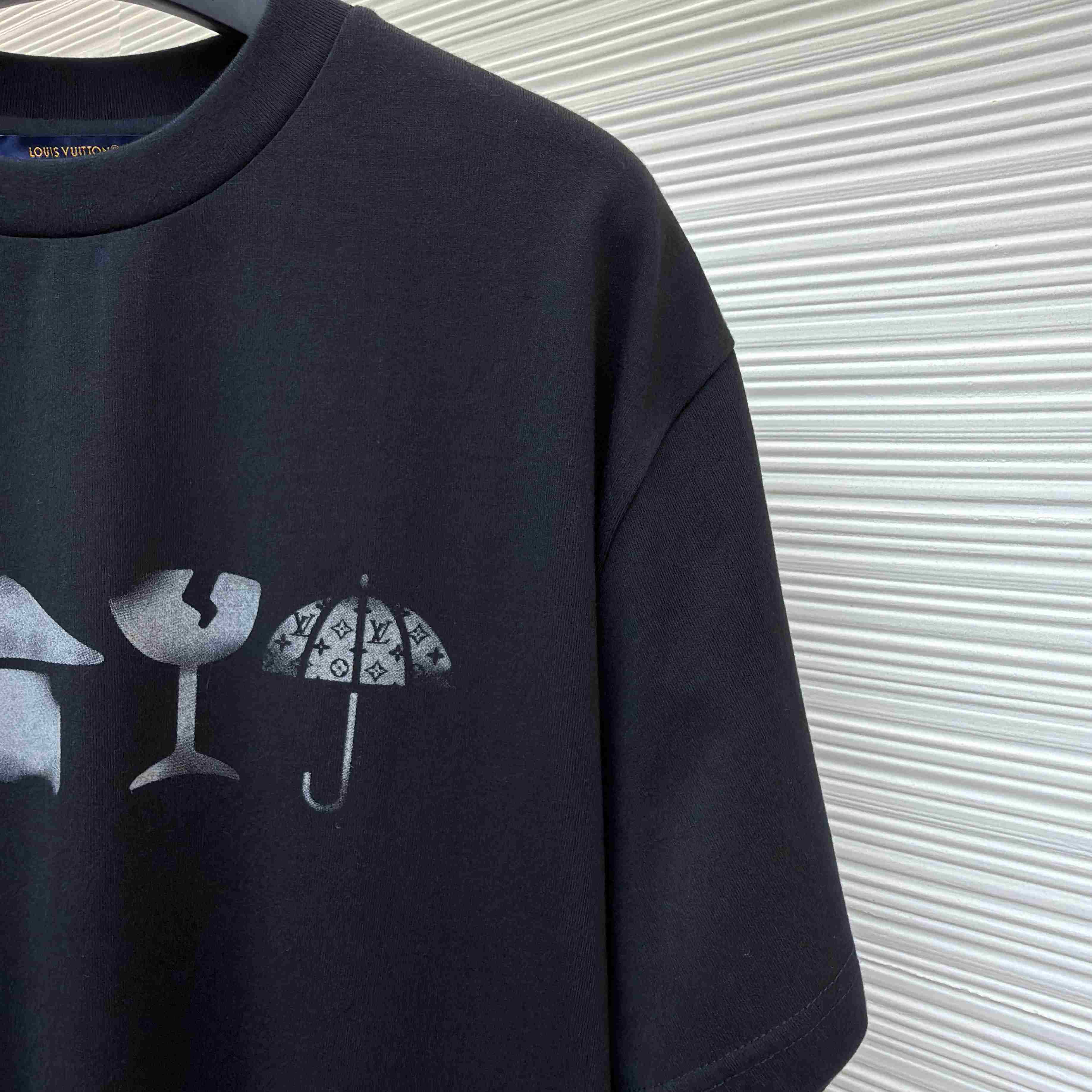 Louis Vuitton Printed Signature T-Shirt 1AKOS2 - DesignerGu