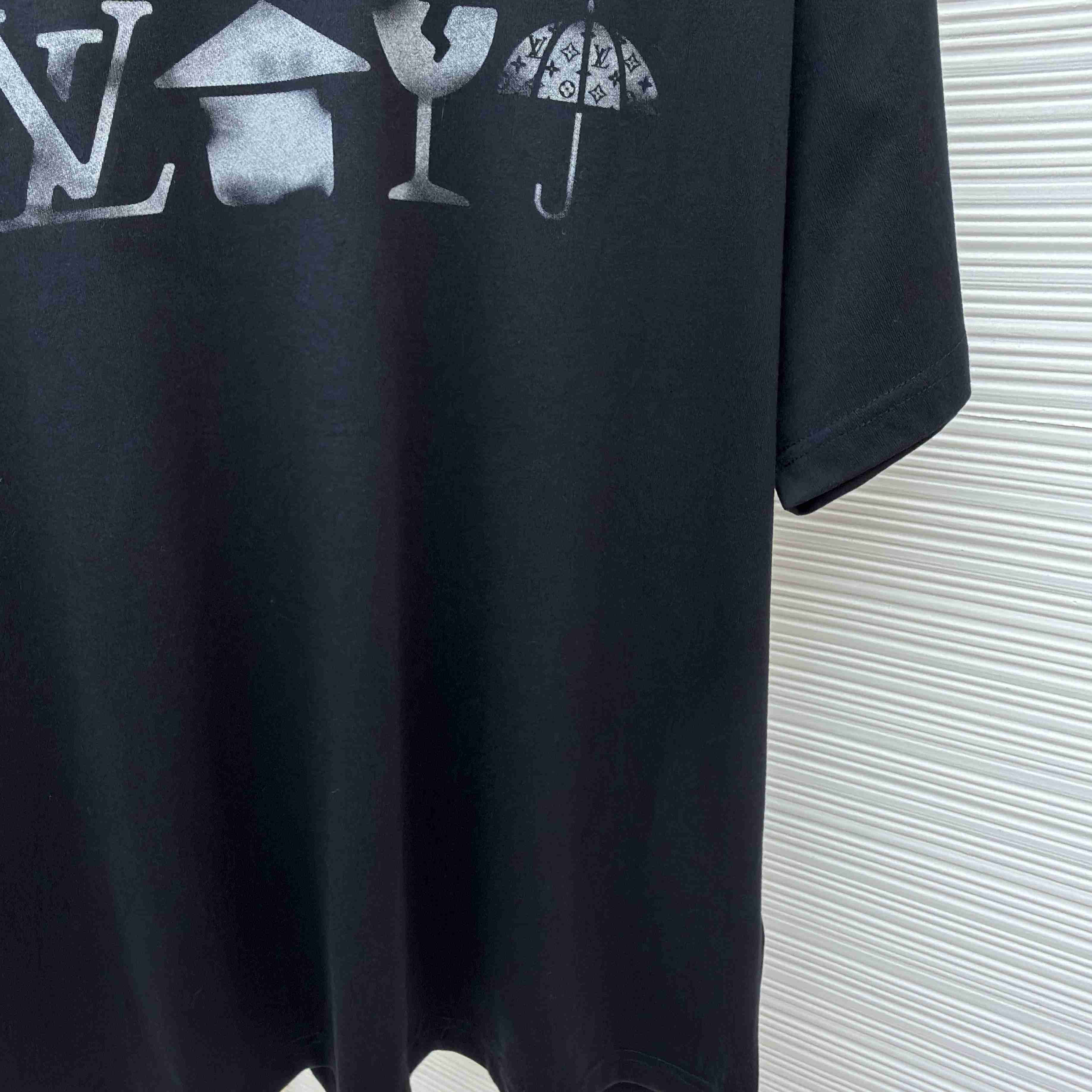Louis Vuitton Printed Signature T-Shirt 1AKOS2 - DesignerGu