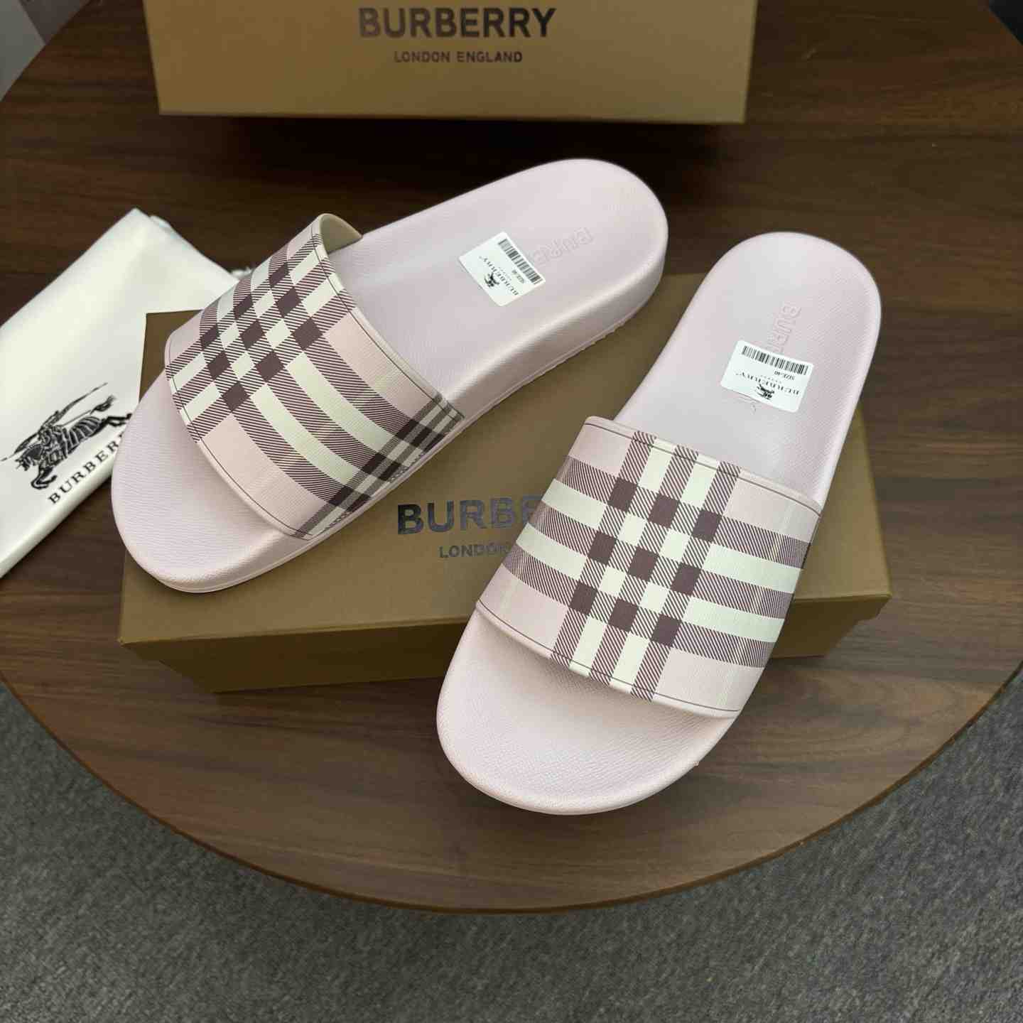 Burberry Check Slides - DesignerGu